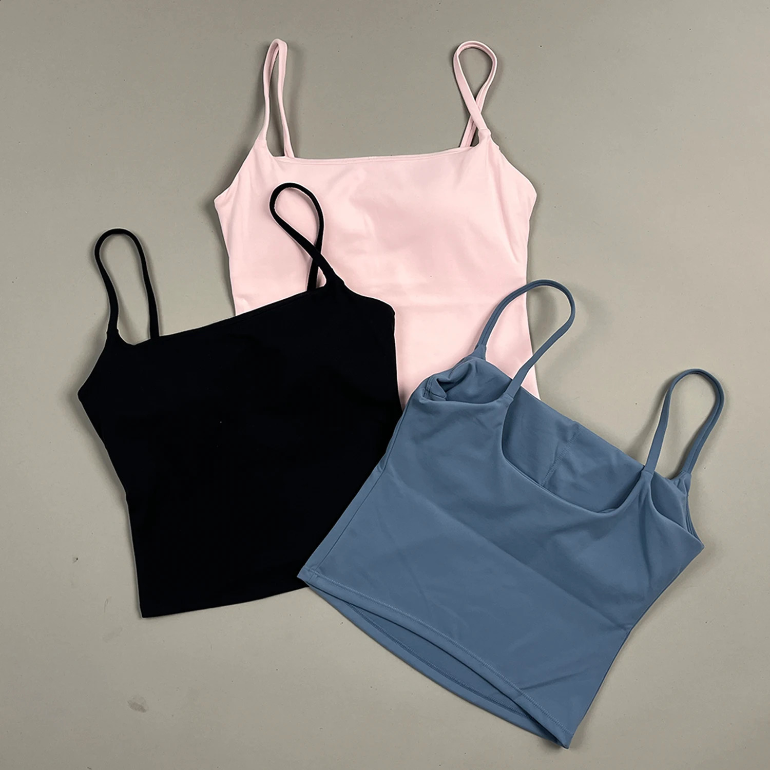 Softmotion Strappy Mid Vest Womens Yoga Sports Vest Fitness Bra Tank Tops Push-up Sports Bra Fitness Workout Running Gym Tops 260626