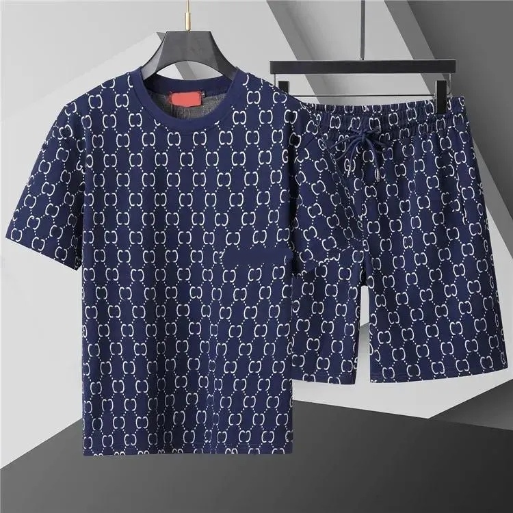 Luxury Designer Mens Tracksuits Summer Fashion Male Sets Letters Print Short Sleeve Tees Suit High Quality 65 Color T Shirts Tops and Shorts 2 Piece
