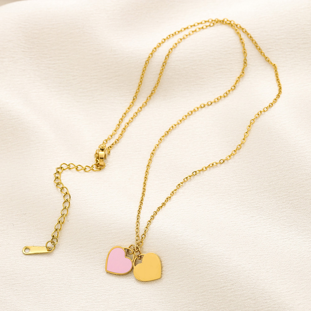 Design-inspired Accessories 18k Gold Plated Classic Heart Pendant Necklace Link Chain for Women Wedding Jewelry Christmas Gifts