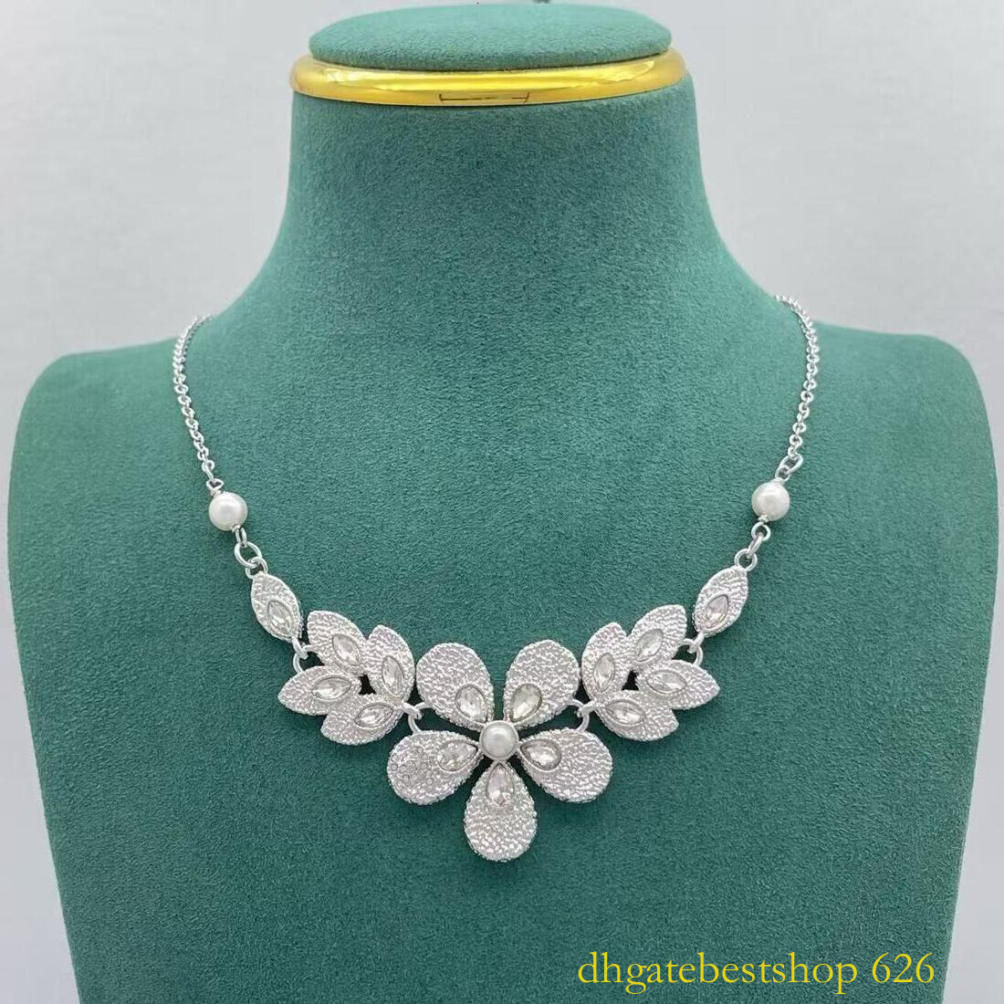 With Gift Box Designer channels necklace Elegant Classic Fashion Trend Versatile Cross Petal Necklace cc necklace