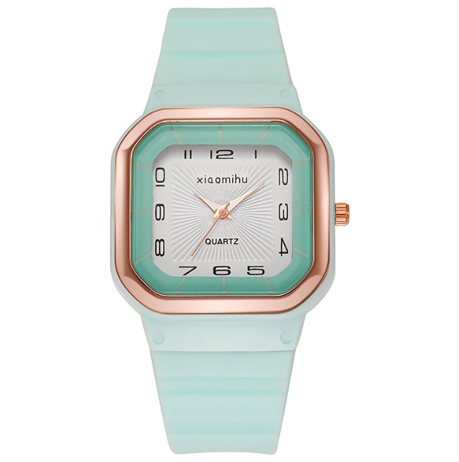 Fashion Lady Hot Sales Women Watches Leisure Square Digital Simple Women Quartz Watch Sports Silicone Strap Ladies Clock Watch