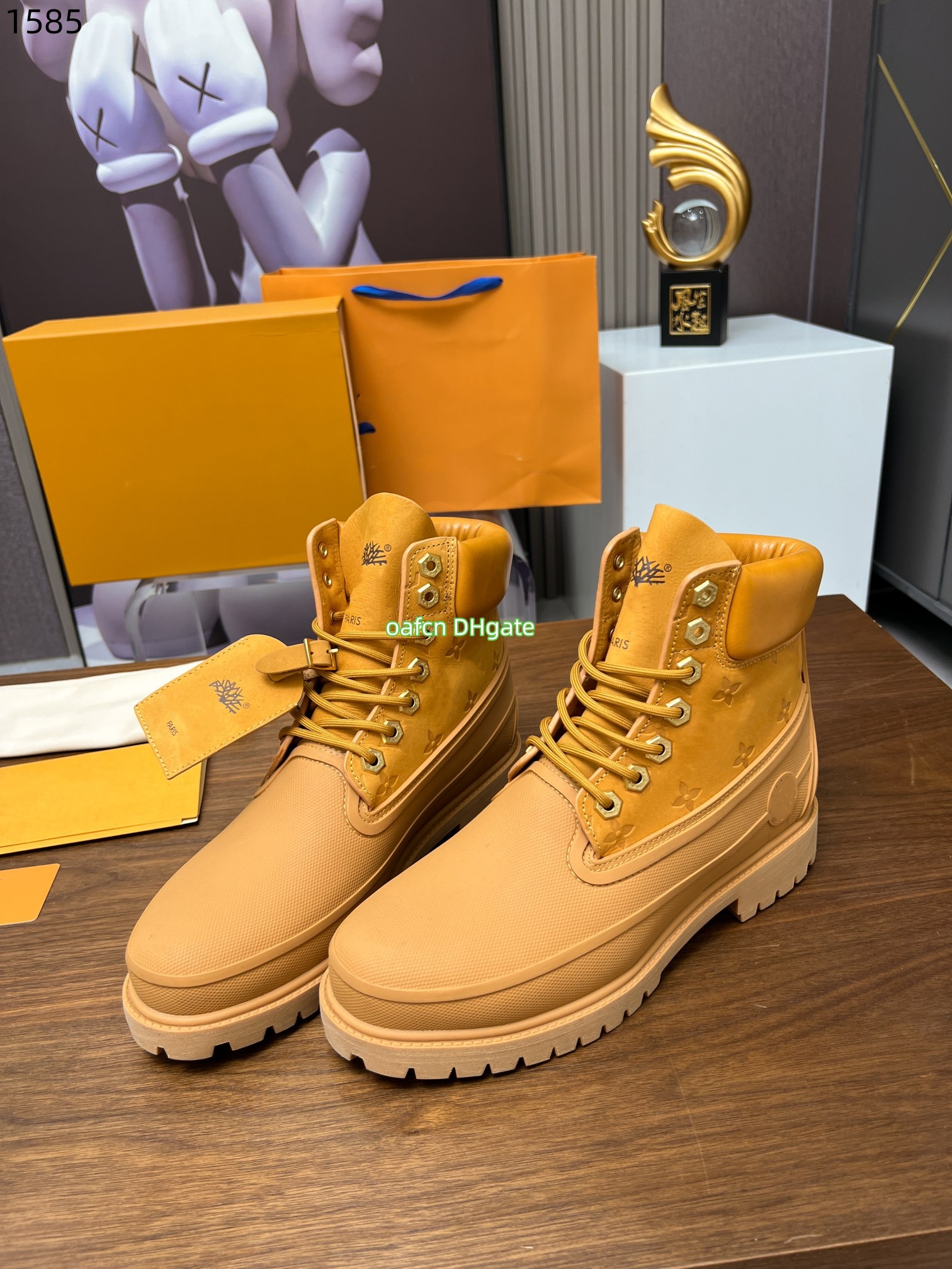 designer boots Denim martin boot High-top Outdoors mens shoes Breathable Trendy Non-slip sole Male sneakers Co branded workwear boots, big yellow bo