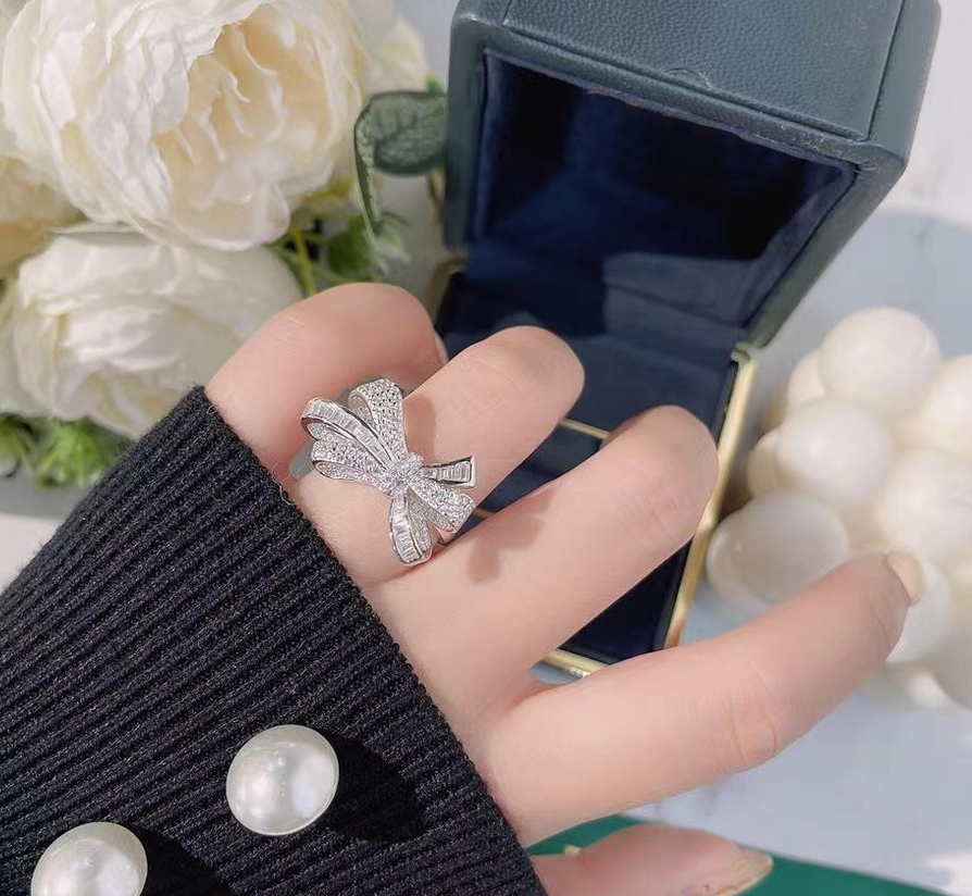 Luxury Diamond Butterfly Band Rings Women Fashion Bowknot Ring Women Lady Wedding Engagement Party High Quality Finger Jewelry Classic Lovers Gift
