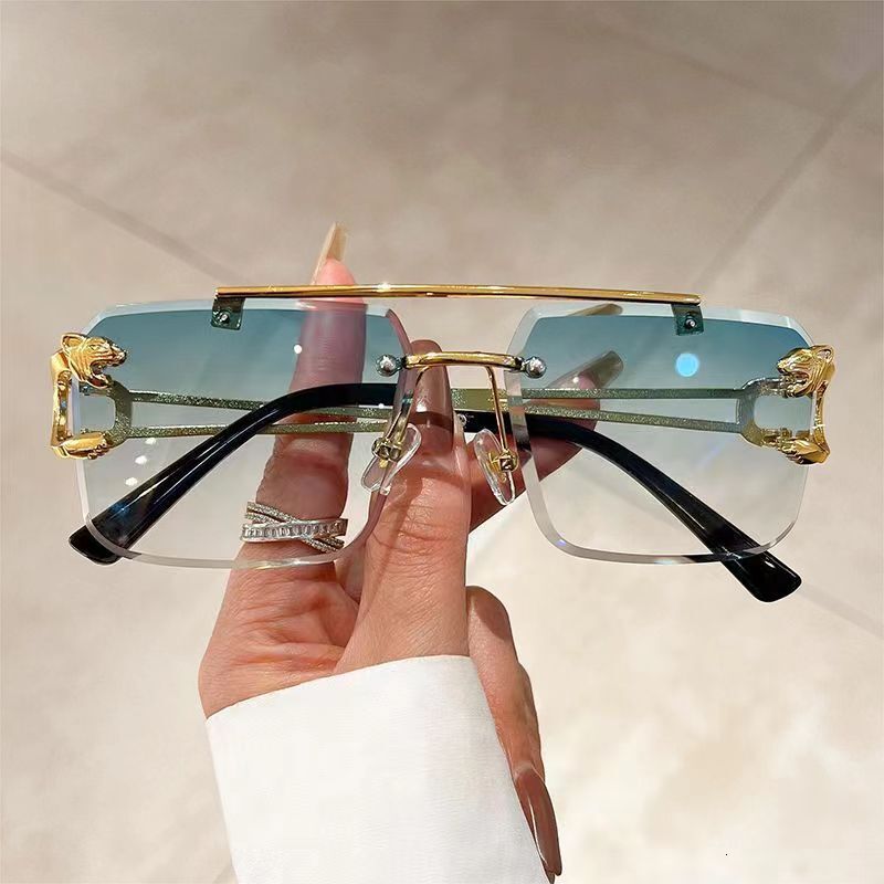 Square Small Frame Ocean Sunglasses 2026 Designer's New Full PC Frameless Ins Trendy Sunglasses Street Photography Glasses Personality Trend Fa