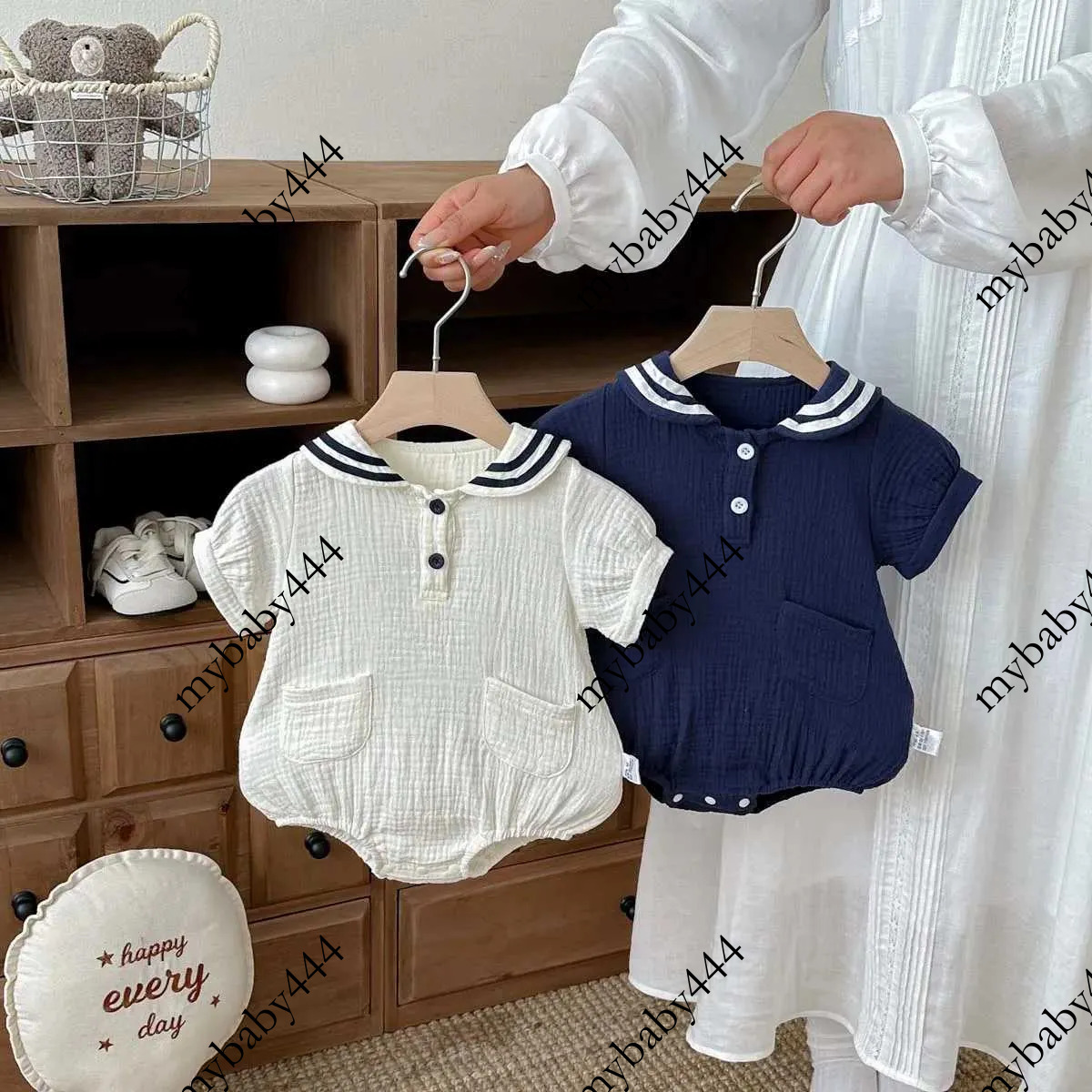 Summer Baby Boys and Girls Navy Collar Short Sleeved Newborn Fashion Large Lapel Jumpsuit for Going Out Y260625BE7H
