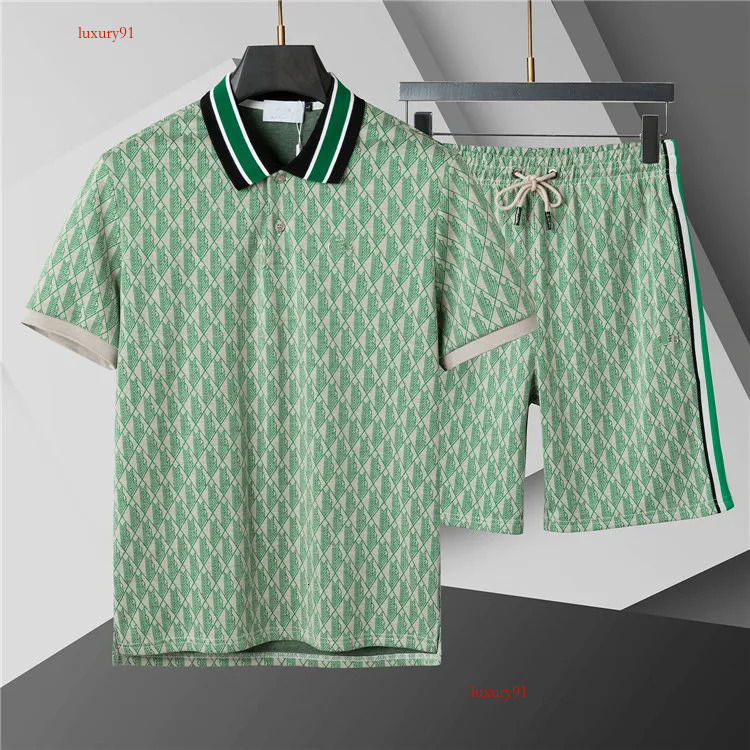 Luxury Designer Shorts Set Summer Polo Designer T Shirt Summer Graphic Tee Seaside Holiday Shirts Shorts Mens Luxury Outfits Joggers Sportswears
