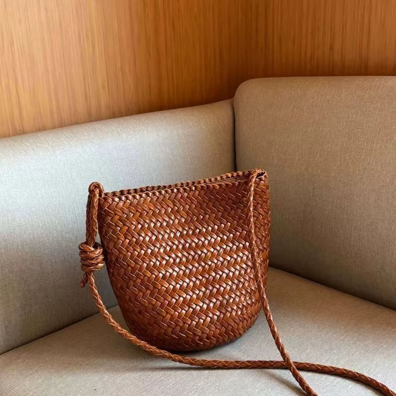Hot Selling Summer French microfiber leather hand-woven bucket bag, women's wealth bucket single-shoulder crossbody bagDIDENGLAOREN