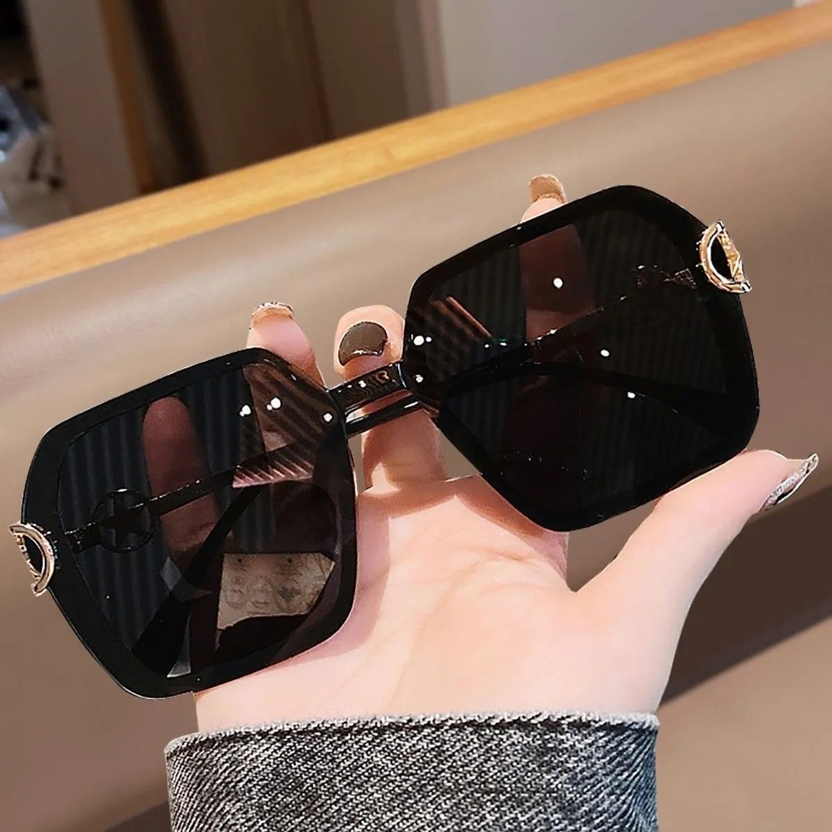 Luxury Brand Designer Sunglasses Women's Sunglasses 2026 New Summer Model, UV Protection, Polarized Driving Glasses, Square Shape, Slimming Eff