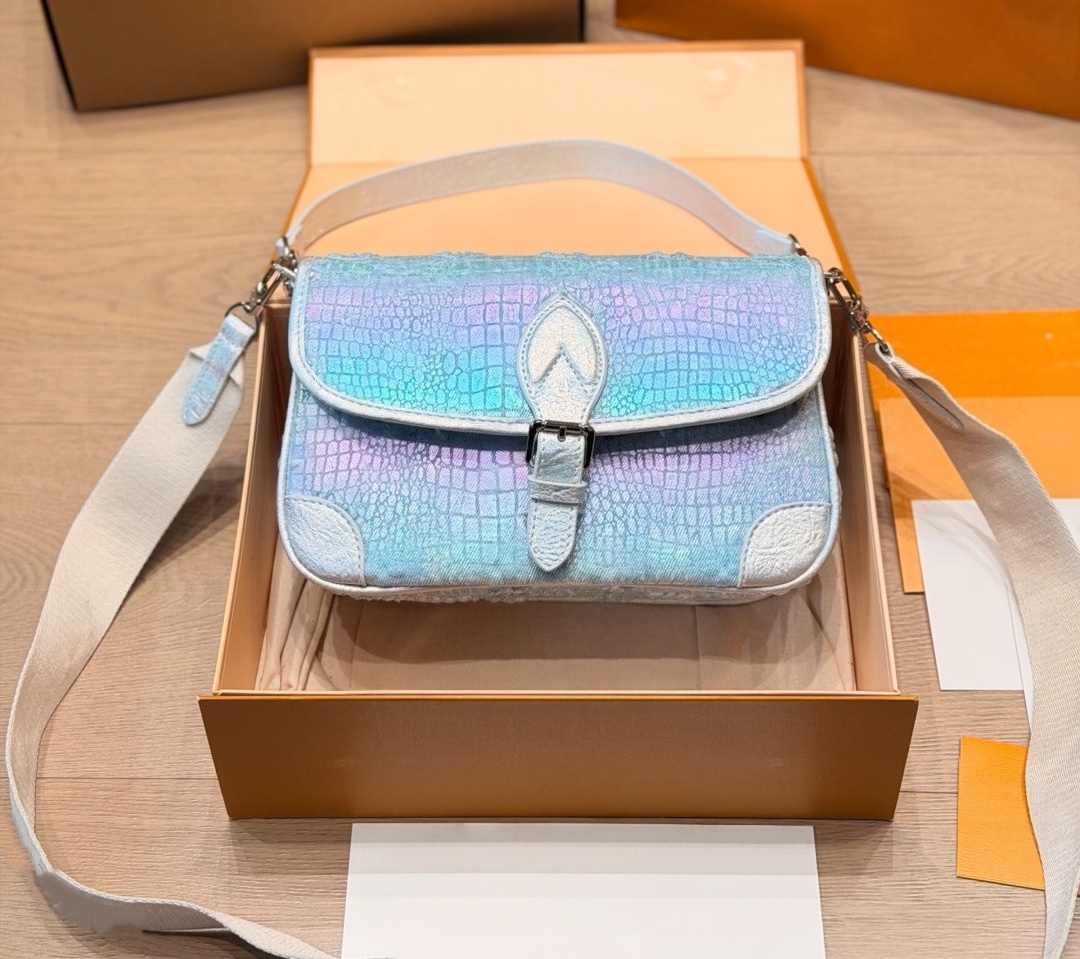 Spring Summer New Fashion Versatile Baguette Women Underarm Single Shoulder Celebrity Stylish baguette bag Crossbody Bag
