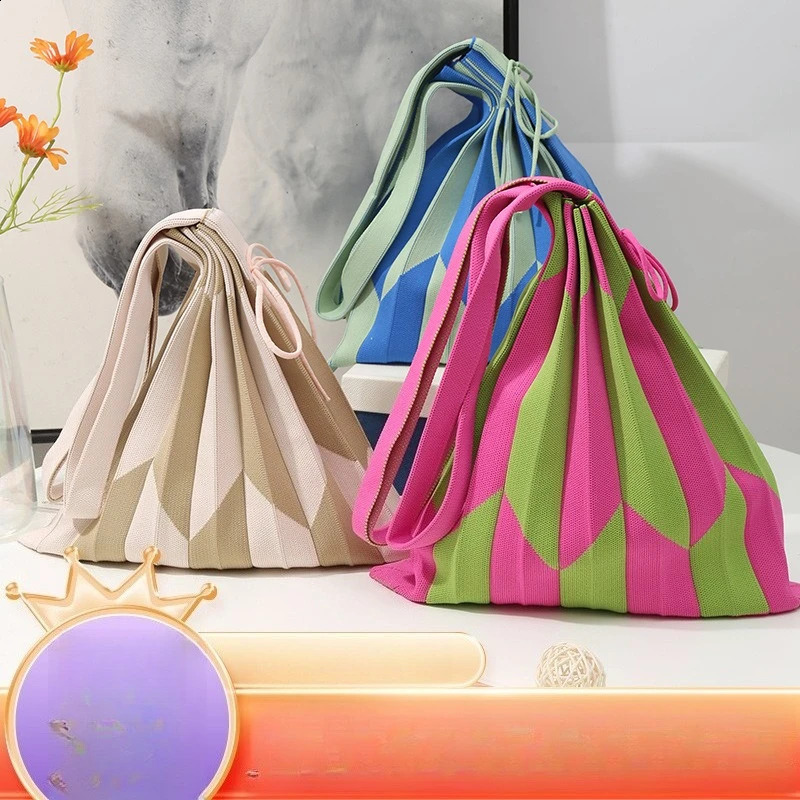 Korean Style Polyester Shoulder Bag Ins Pleated Rainbow Crossbody Bag with Foldable Womens Lightweight Tote 260625
