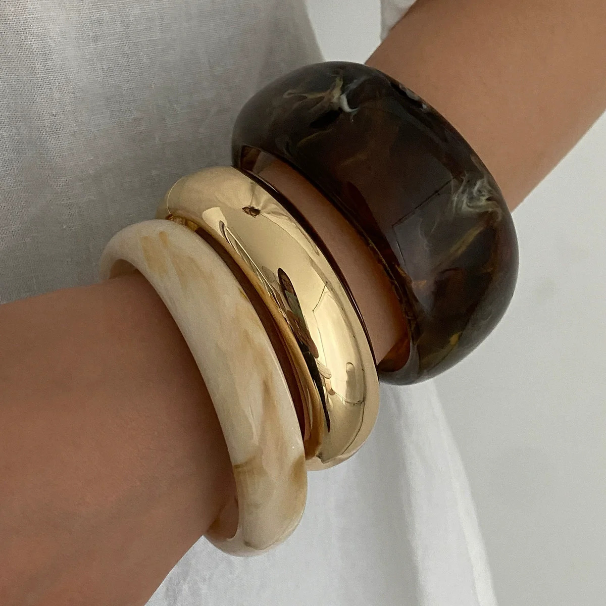 Vintage Punk Beige Coffee Thick Irregular Resin Acrylic Bangles Geometric Metal Wide Cuff Bangle Bracelets For Women Men Jewelry 260625