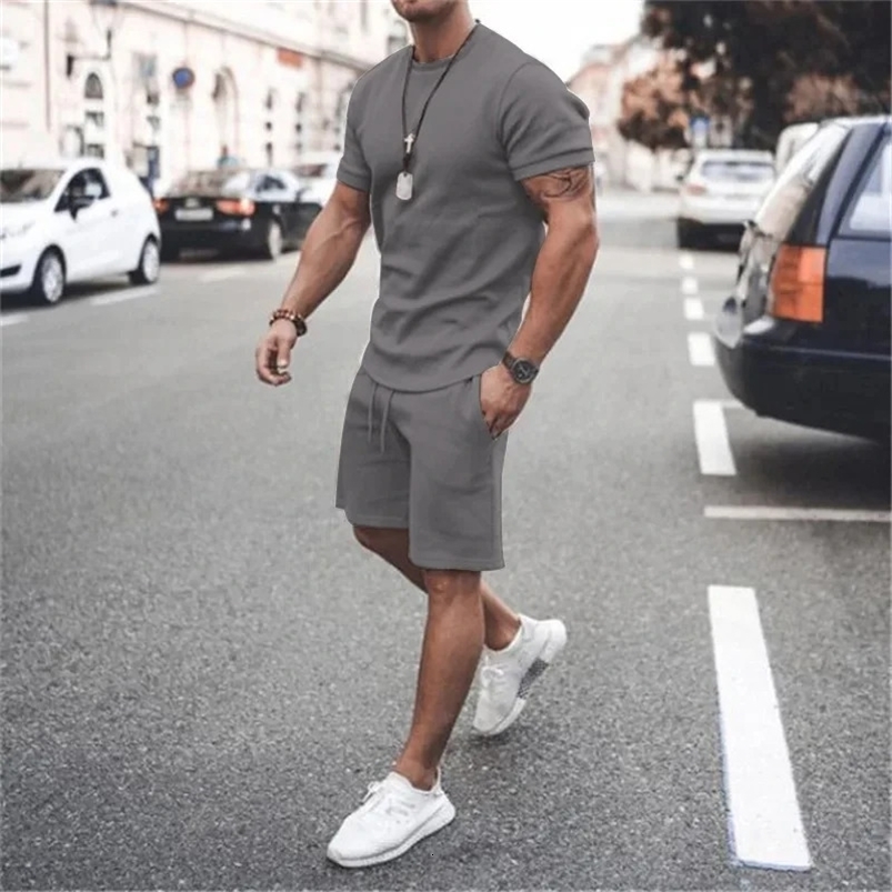 Solid Color Europe and The United States Mens 13 Color Summer Short Sleeve Tshirt Shorts 2pcs Set Leisure Sports Men Suit 260618CJ