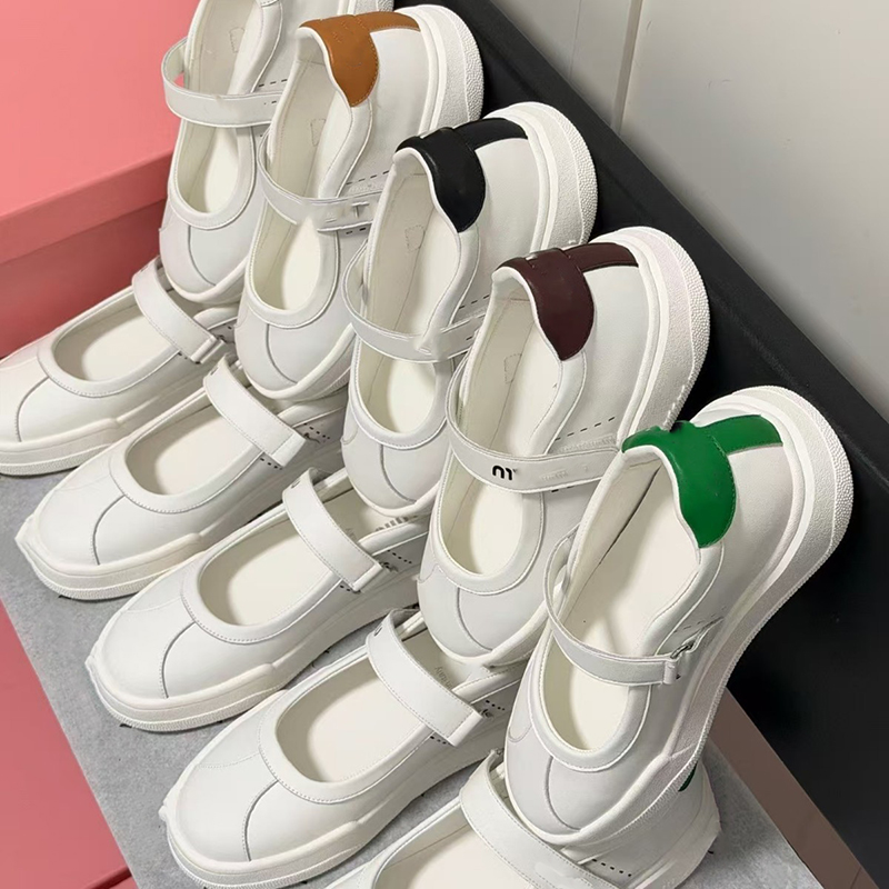 Chaussures mm décontractées de styliste, chaussures blanches de luxe minimalistes, chaussures blanches classiques de style Mary Jane pour femmes