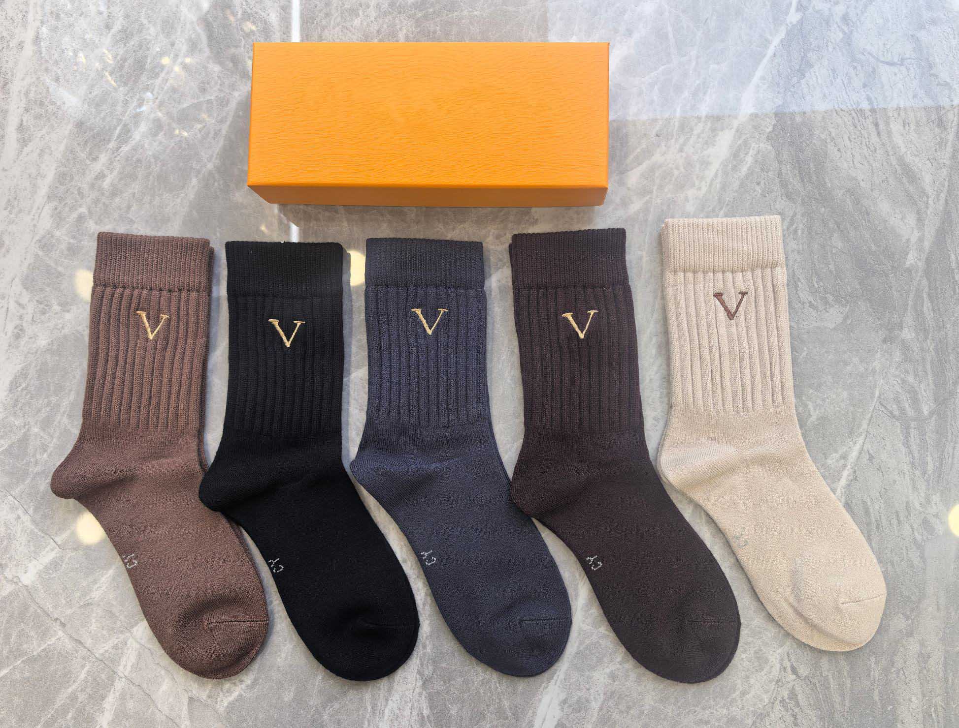 5A 2027 New Mens Womens Designer Socks Vintage Letter Print Tide Short Sock for Man Five Pair Luxe Sports Winter Mesh Embroidery Letter Printed Sock