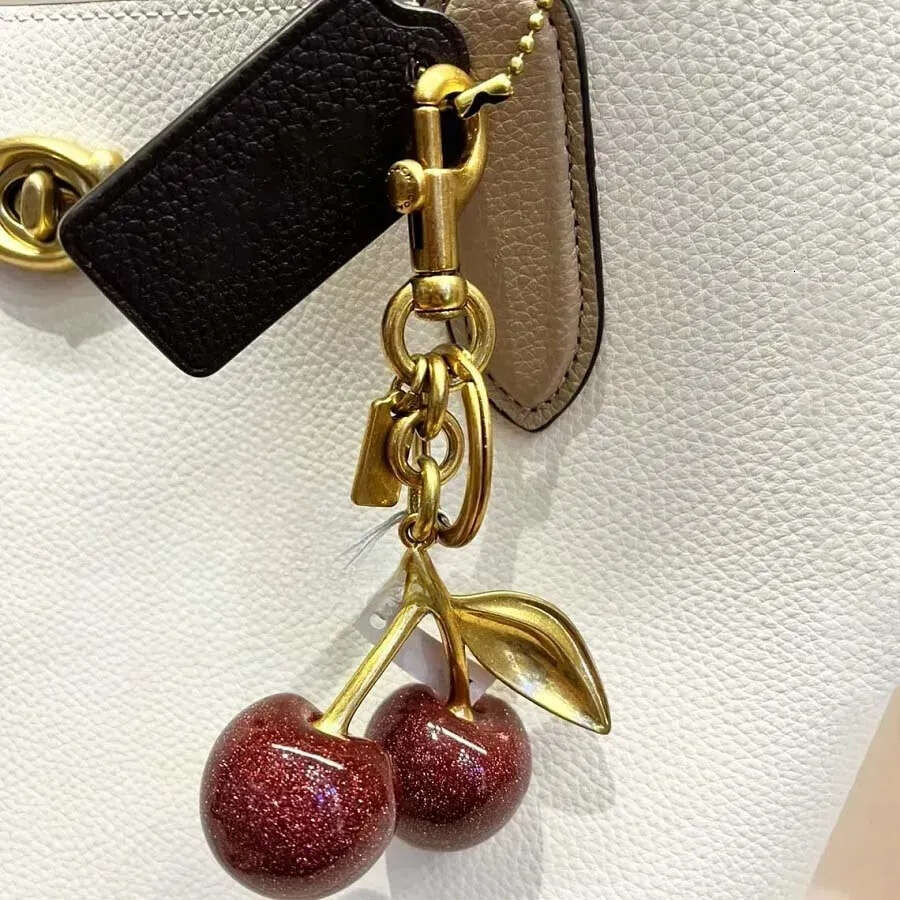 Charm Femmes Porte-clés porte-clés Rétro Cool Motif Cerise En Résine Pailletée Attachez-le à votre sac préféré Ensemble de clés pour un style raf