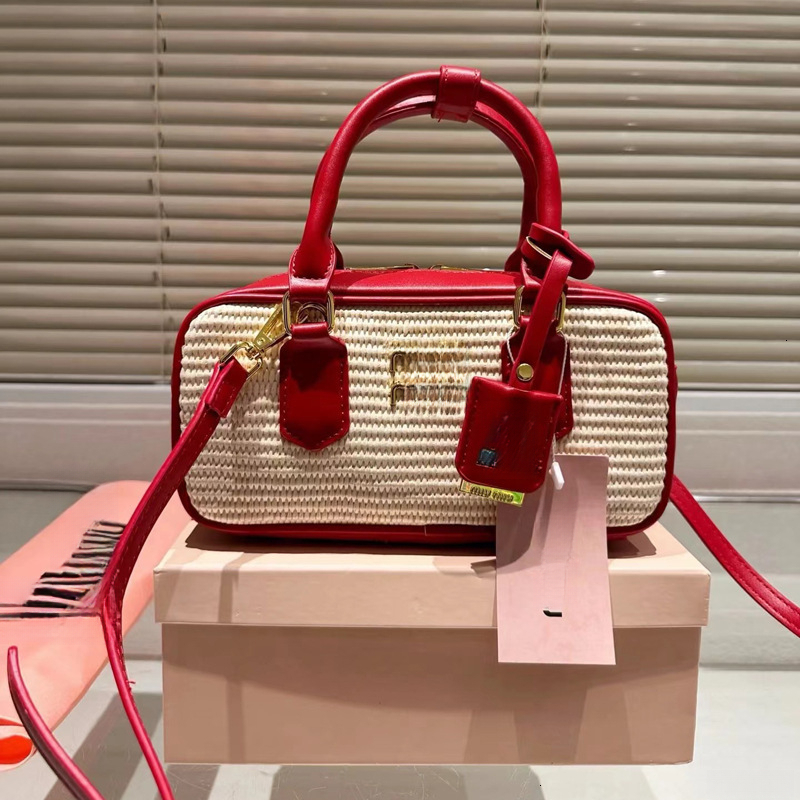 Sac à main de couleur contrastée Sac pour femme incliné Sac tissé en herbe Sac de créateur Lettre M Iu Sac d'oreiller de bowling multifonctionnel