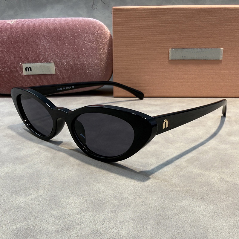 Luxury Mini Cat Eye Shades Thin Gloss Black Frame Gold mm Metal Logo Anti UV Gray Lens Fashion designer classic Sunglasses For Women