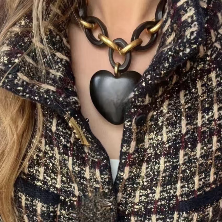Vintage Designer Women Necklace Yellow Gold Plated Wood Heart Luxury Letter Beltchain Necklace Earrings for Girls Women Nice Gift