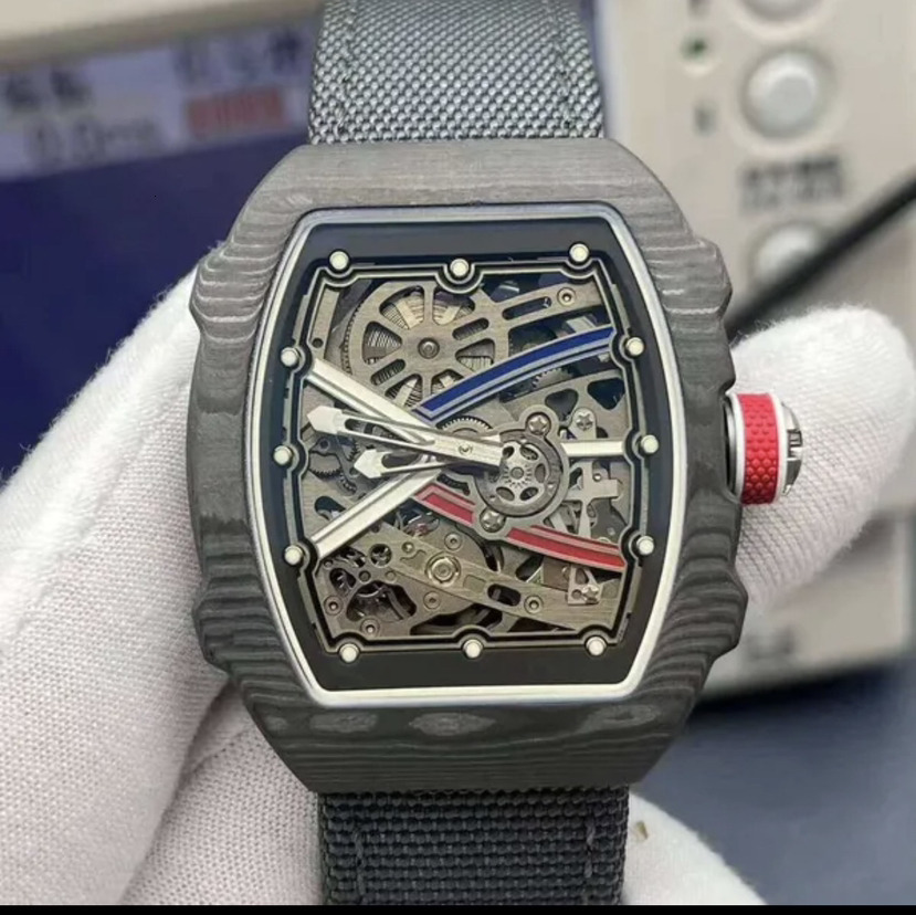 Rich Mens Designer Rubber Strap AAA Luxury Man Watches Woman Top Quality Chronograph Quartz Automatic Charm Watch Dc7 6888