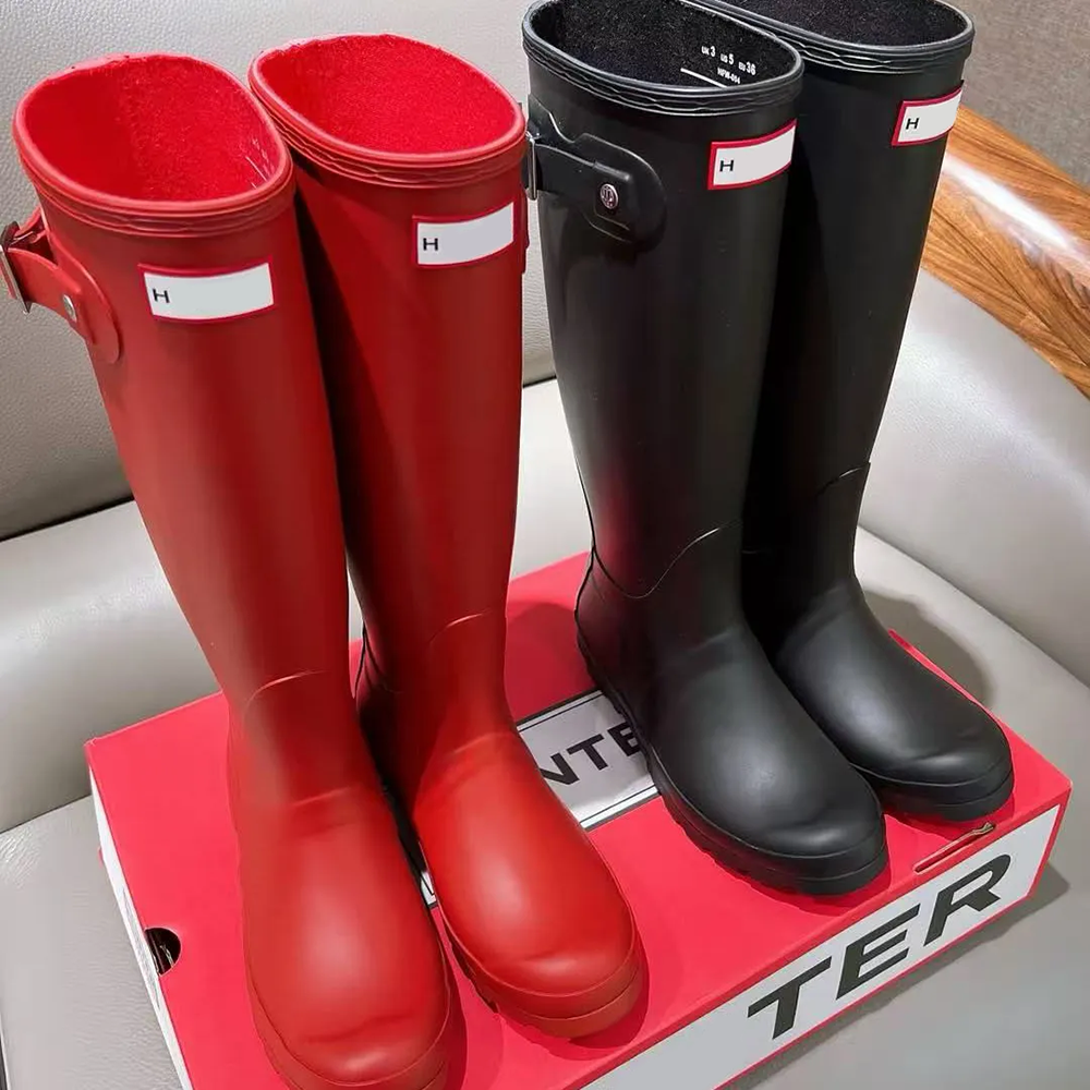 Winter Hunters Womens Mens Designer Rain boots Luxury High quality Anti Slip Rubber Wellington Boots Black Shoes Cool Rainboots Red Martin Knight