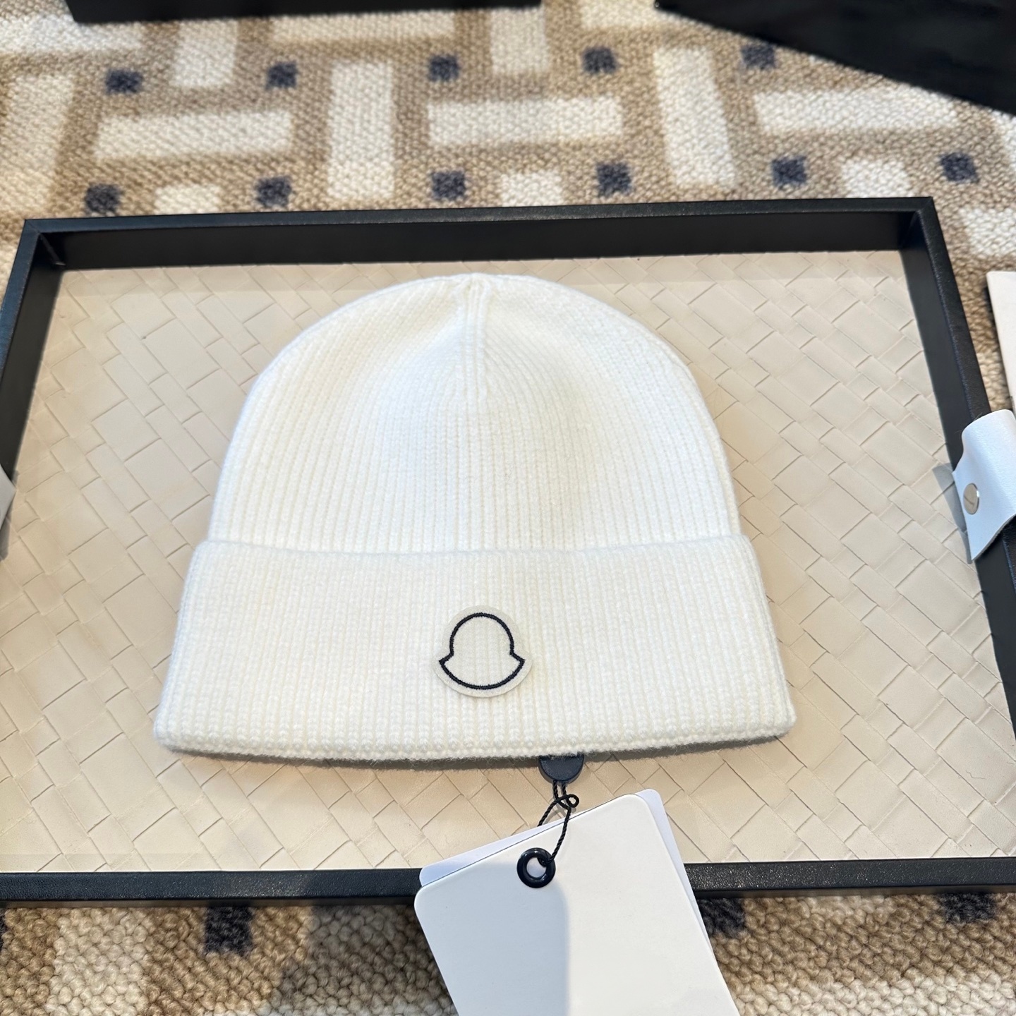 2026 Classic model Fashion Knit Designer beanie Hat Unisex bonnet Winter Skullcap Classic Solid Color Cuffed Knitted Hat for Daily Street Wear Solid