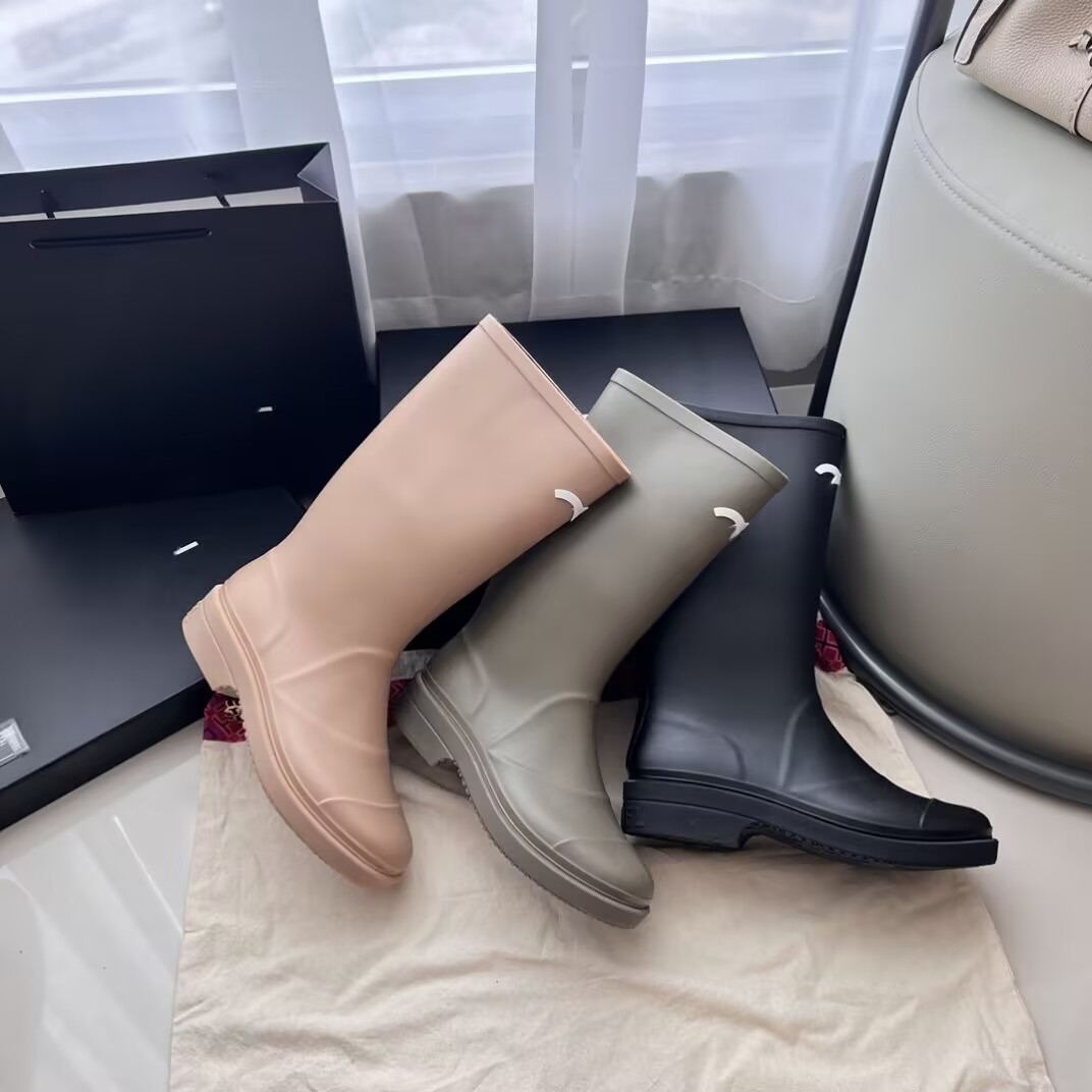 Botas de invierno de diseñador para mujer | Botas altas de cuero: cómodas, elegantes, protección contra la nieve y la lluvia, alta calidad