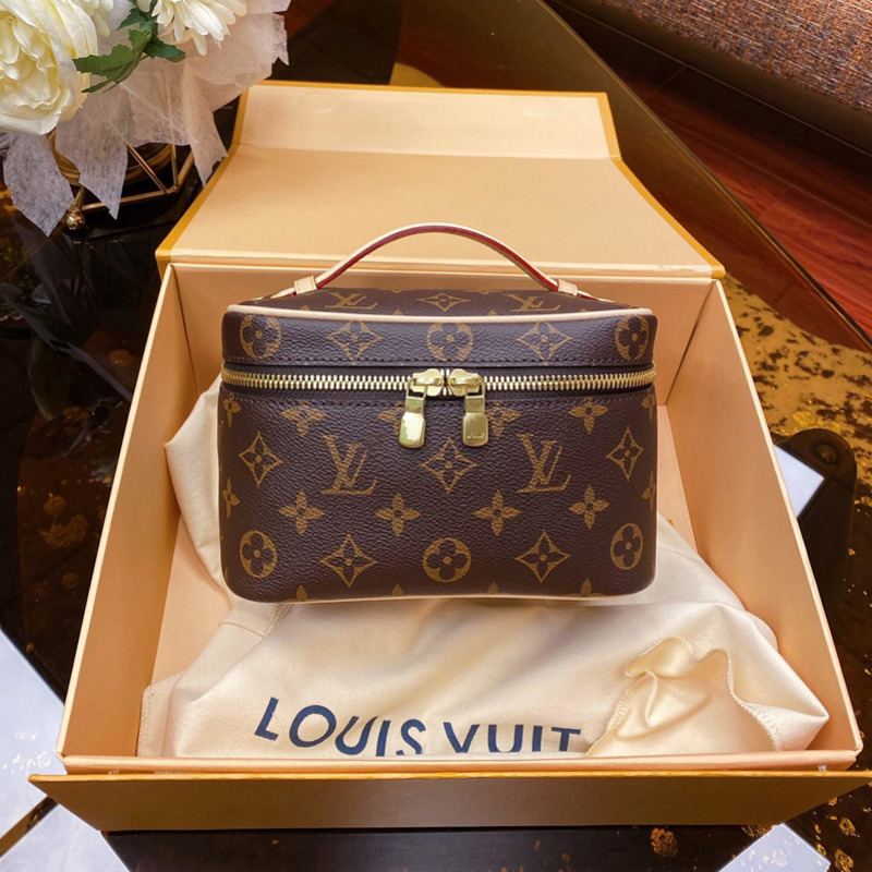 Top designer bags multiple sizes vintage makeup storage box trendy lette small square bag celebrity style beauty bag women's casual fashion sho