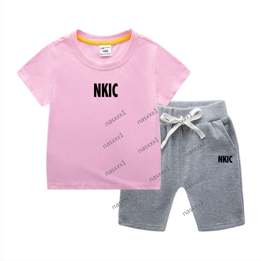 Ensemble de vêtements d'été pour enfants, t-shirt et short décontractés avec lettres imprimées en plein air, 100% coton respirant, deux pièces, s