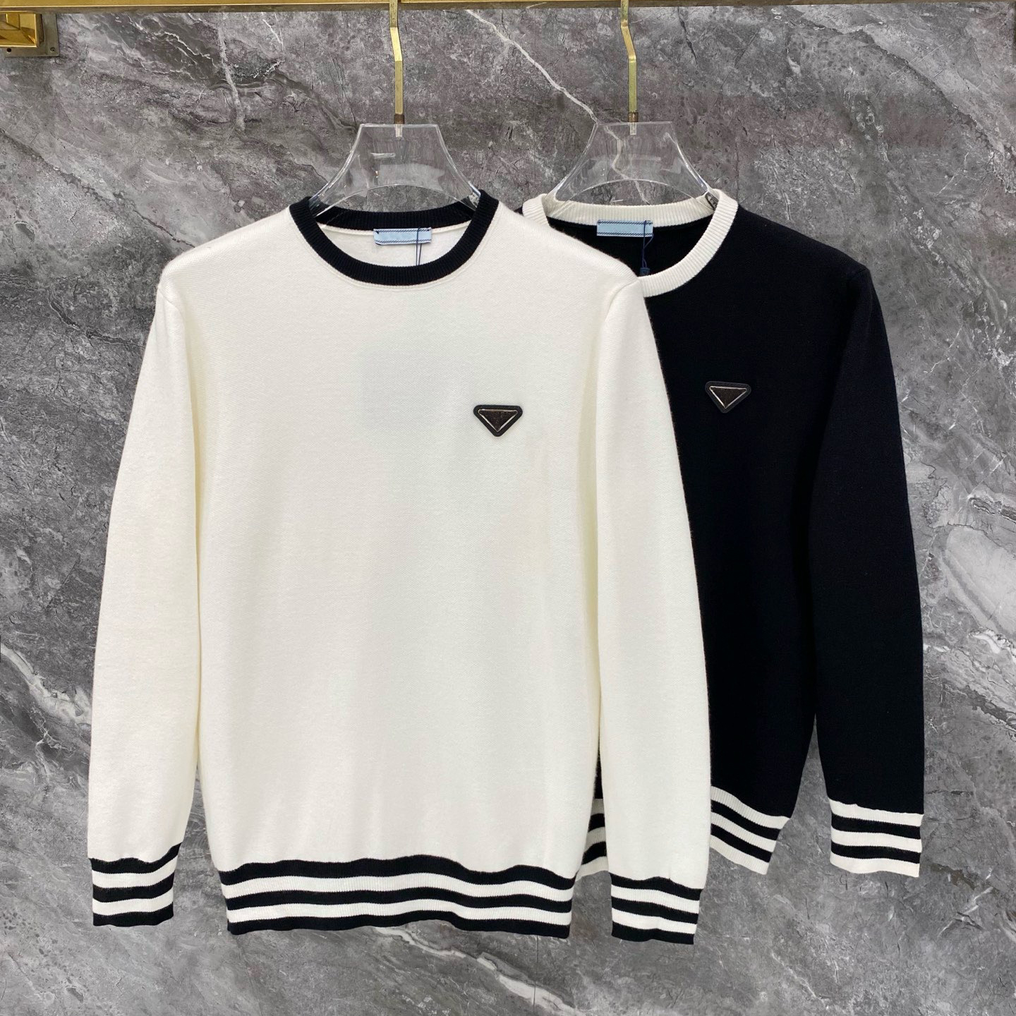 Designer brand clothing, high-quality men's sweaters, round neck long sleeved sweaters, woolen sweaters, base sweaters