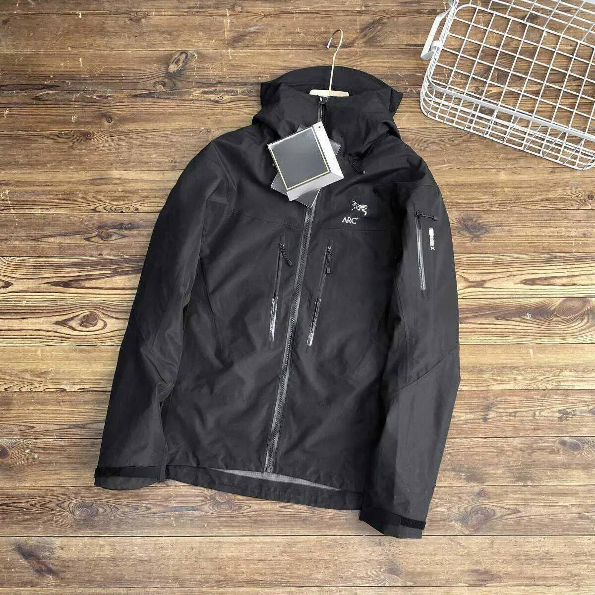 Arcteryxnessitys jackets NEW 10A Designer Outdoor Sports Arct Coat Men Women Male Casual Outwear Man Slim Waterproof Artery Sport Jacket 17b