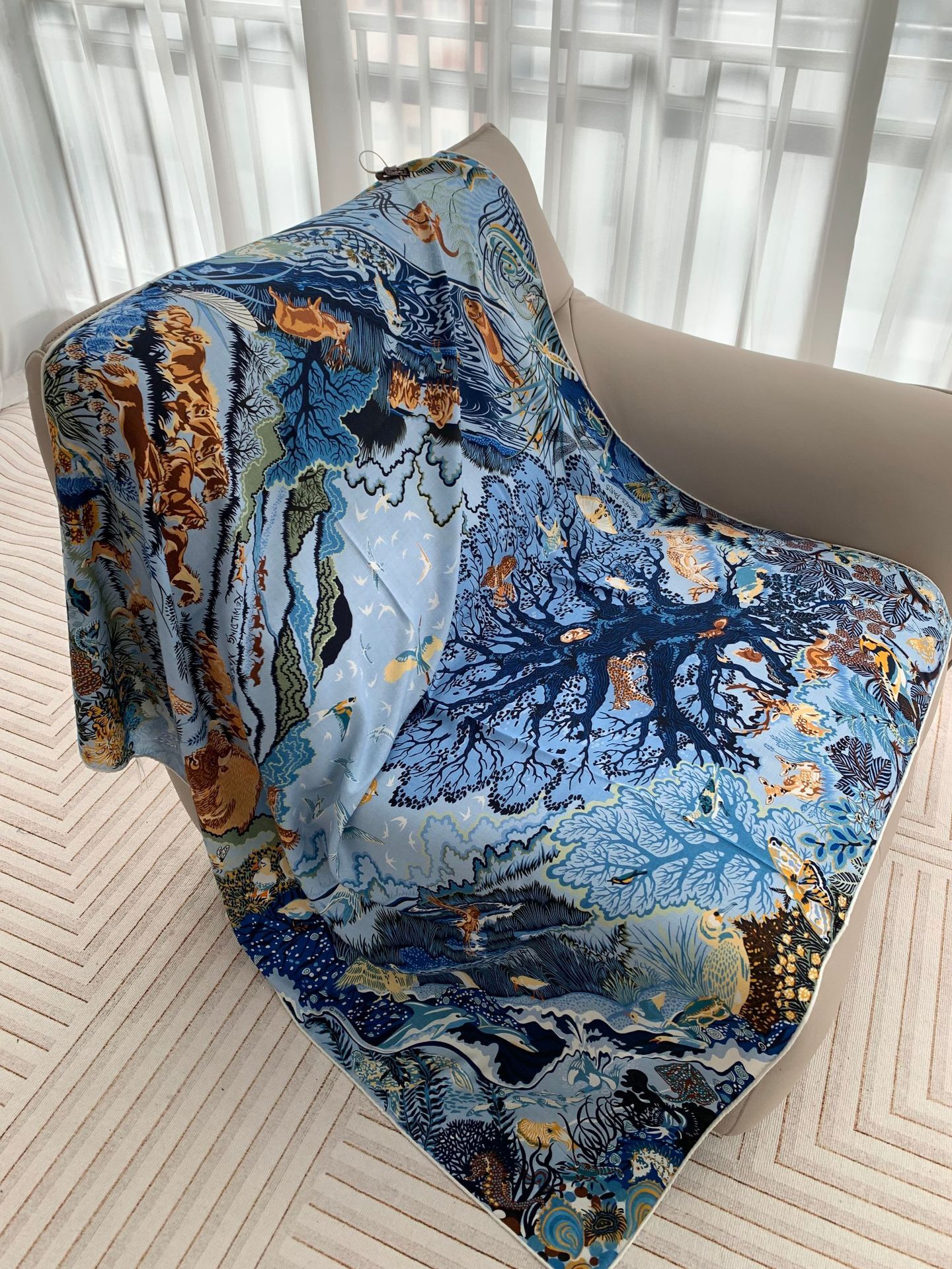 140*140cm H designer Silk Cashmere scarf Wild and Natural Double-Sided Hand-Rolled Edge Cashmere Scarf, Women's Autumn/Winter Shawl