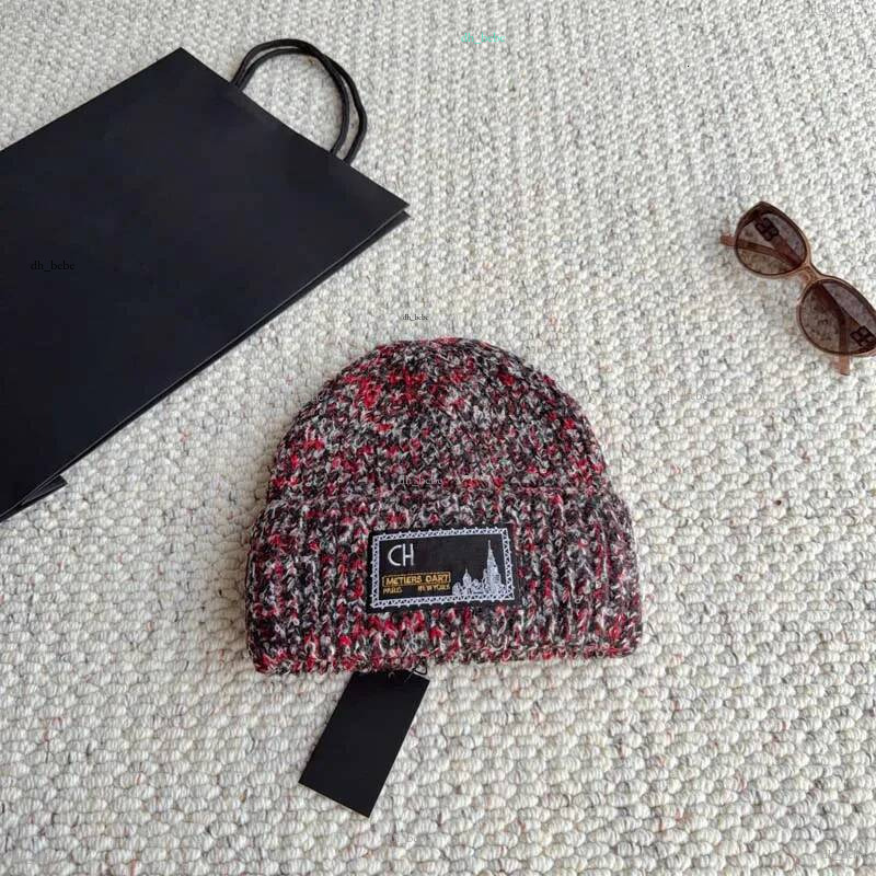 Designer Femmes Bonnets Hiver Hommes Tricot Chapeaux Automne Casquette De Laine Lettre Chaud En Plein Air Mode Et Loisirs Crâne Casquettes