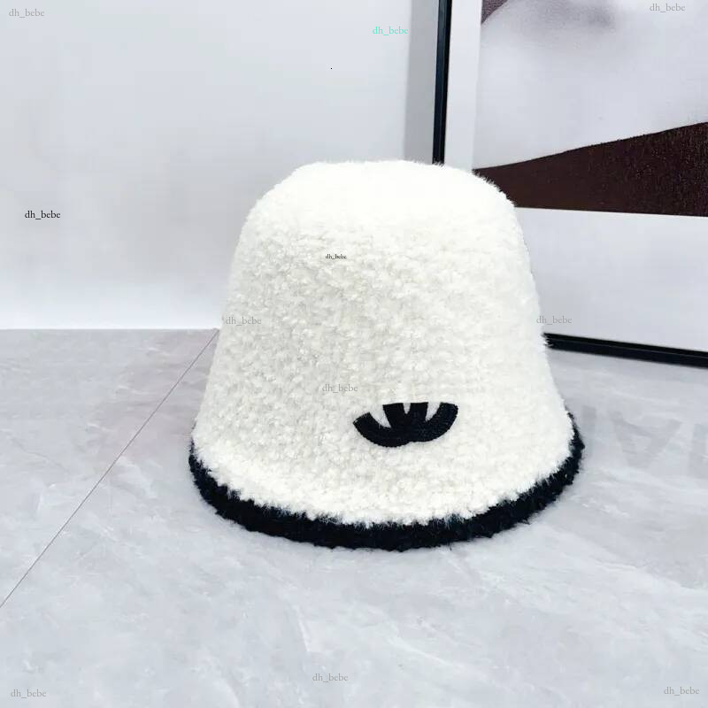 teddy luxury men women designer wide Brimmed hat St beanies plush furry embroidery Fisherman cap Hare fur warm bucket hats EXW2511253 M260814