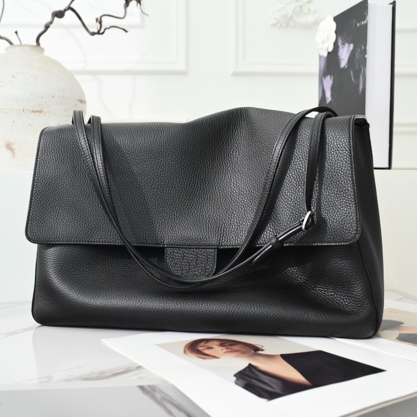 Shoulder Bag Maxi Flap Bag Women Designer Suede Bag Quilted Chain Bag Shopping Bag Grain Cowhide Classic Flap Vintage Handbags Furry Drawstring Buck