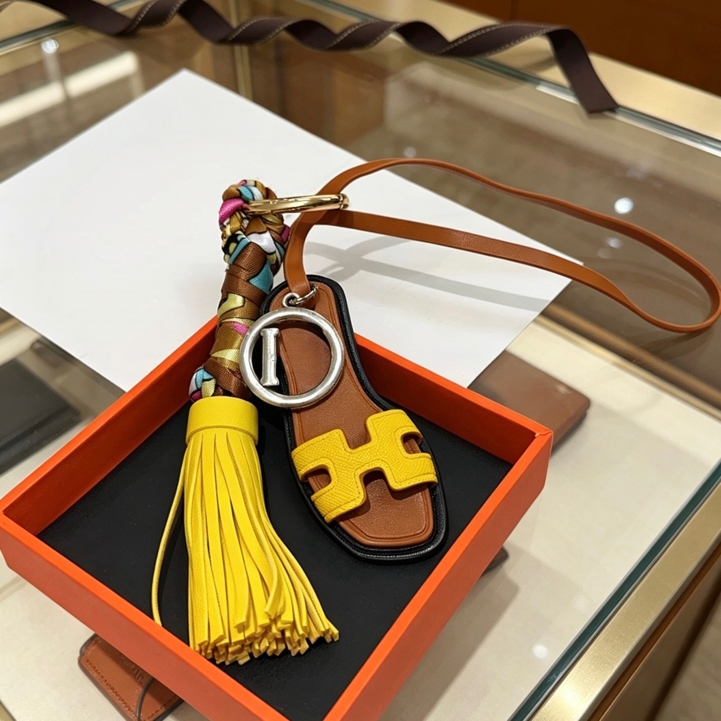 Luxury Designer Classic Mini H Slipper Shape Bag Charm Luxury Leather Mini Shoe Pendant Keychain Fashion Handbag Ornament Women Purse Decoration Gif