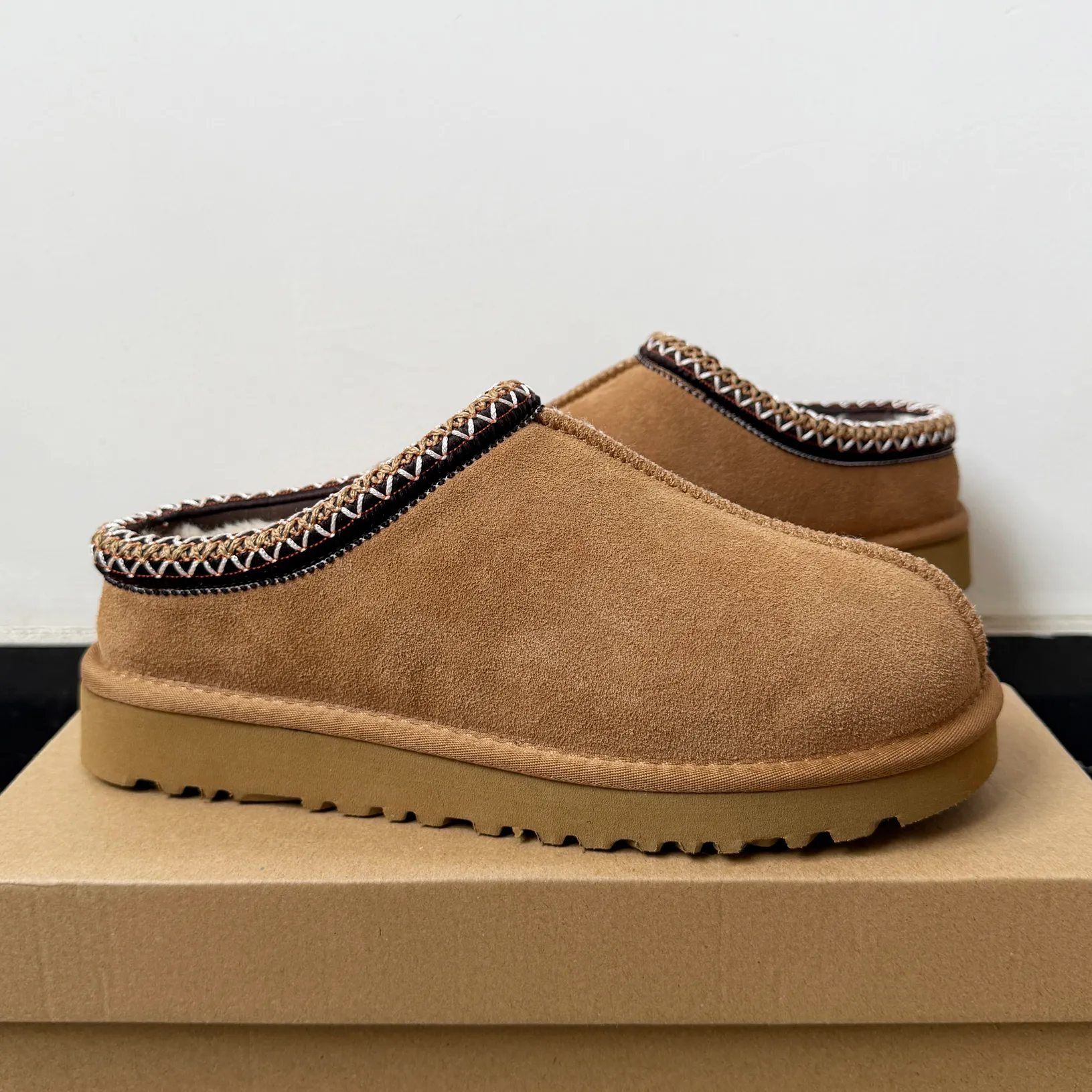 Designer Tasman Slippers, Classic Ultra Platform Boots, Fleece Plush Sheepskin Fur Slides, Men Women Australia Winter Snow Slippers, Micro Chestnut