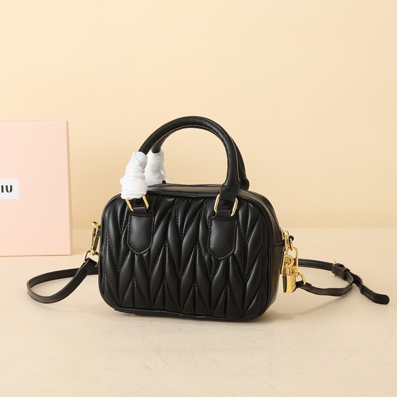 mini sac de bowling sac à main froncé sac à bandoulière sac à main en cuir poignée supérieure bandoulière amovible sacs de luxe designer femmes s