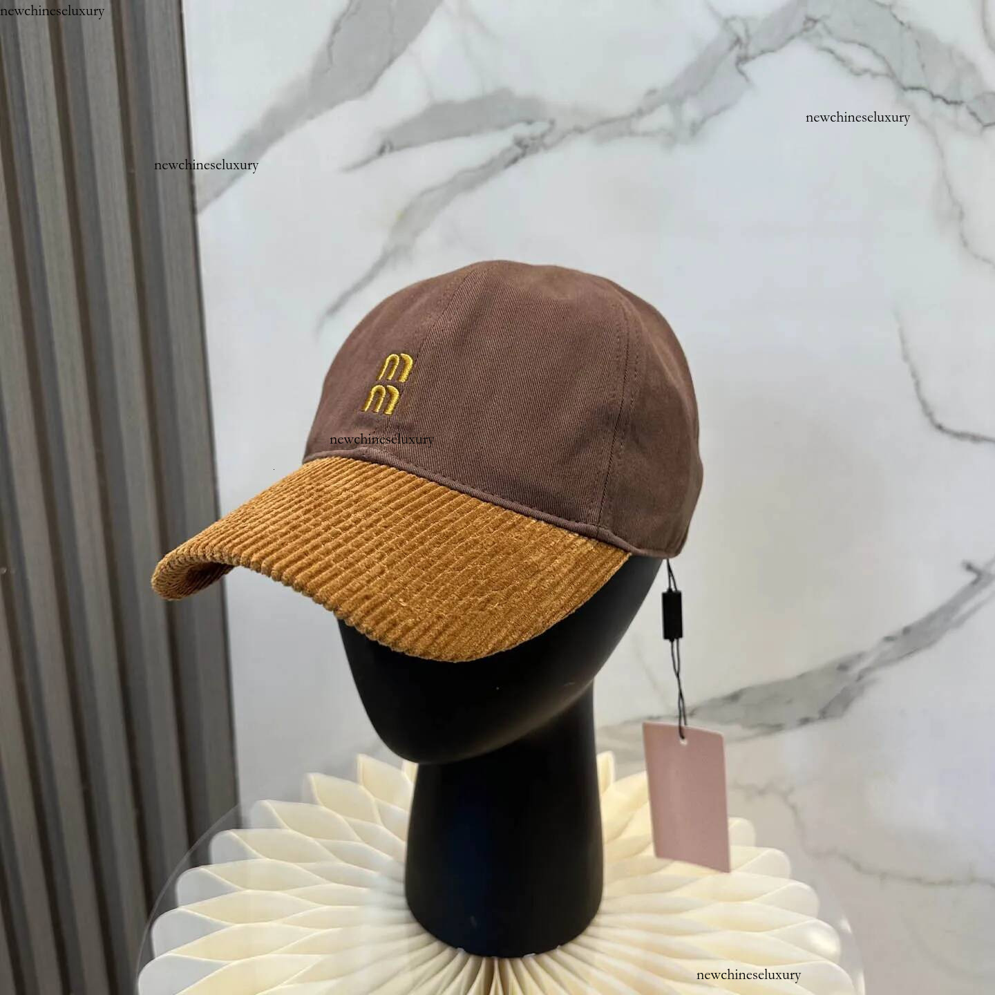 Designer Velvet Baseball Caps for Men Women Luxury Hats Corduroy Fitted Cap Fashion Fedora Letters Stripes Mens Casquette Beanie Hat Patchwork Brown