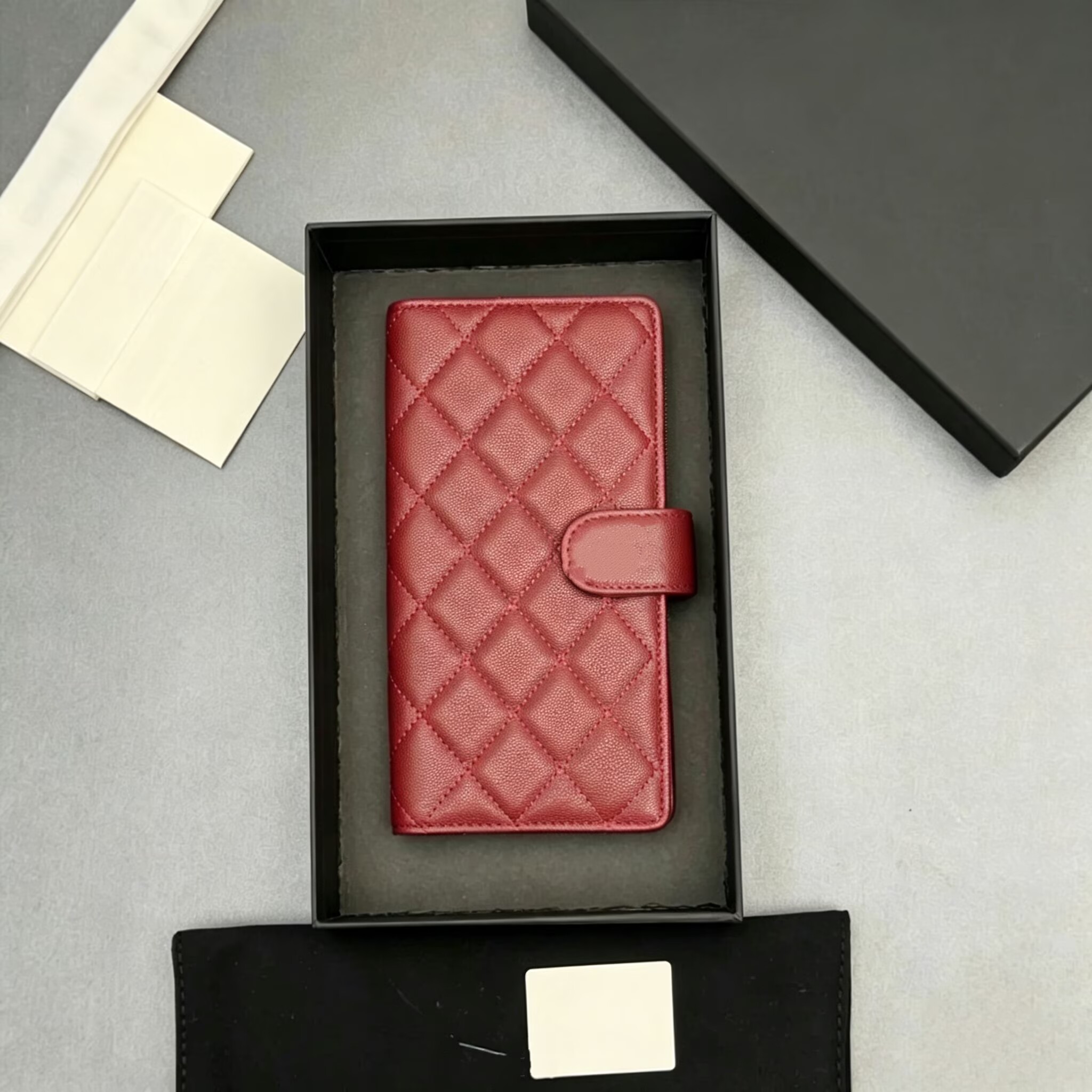 Sac pour femmes, série de petits sacs à cartes parfumés à clip long, cuir importé d'italie, 6 emplacements pour cartes, 3 poches plaquées
