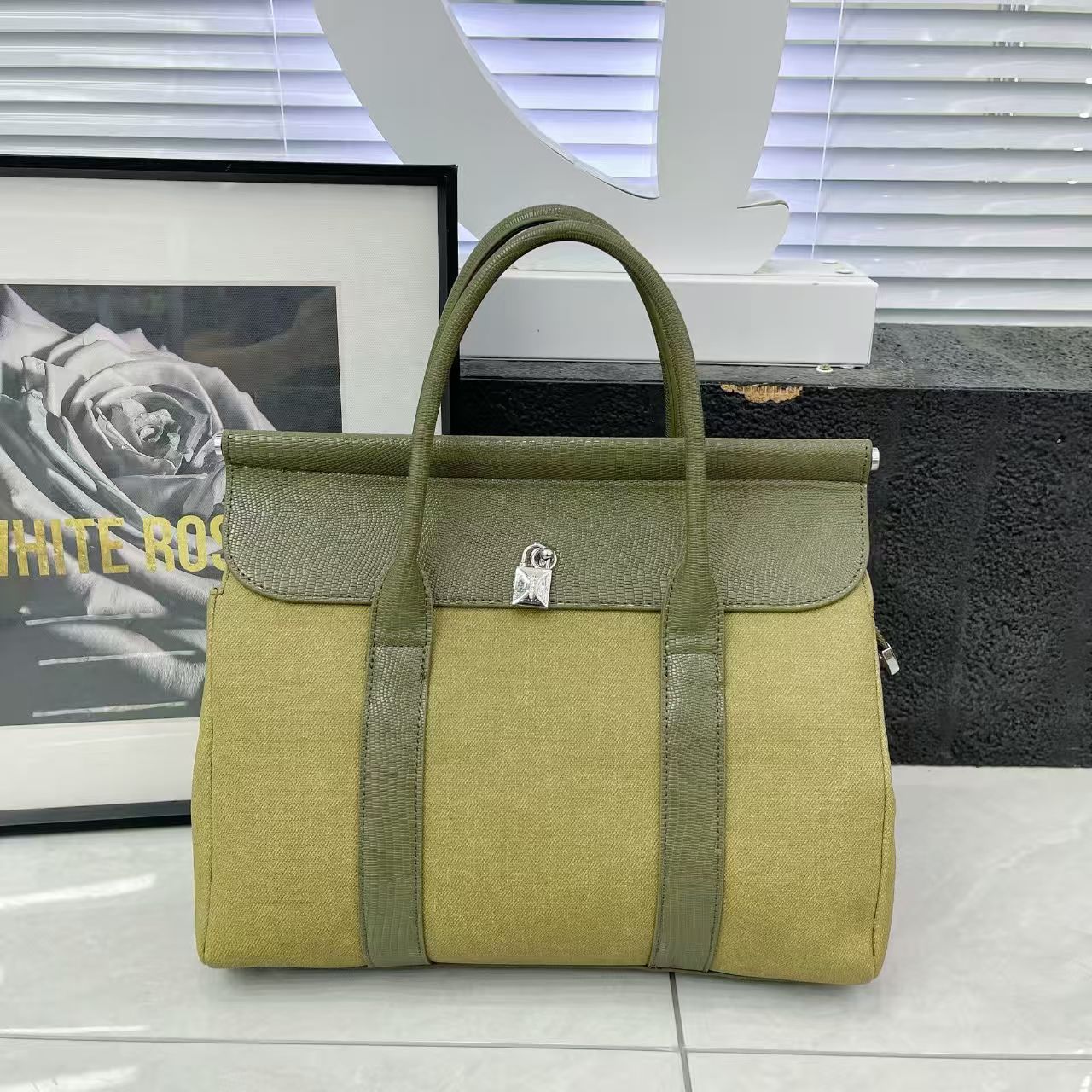 Stylish Classic Canvas Spliced Leather Handbag Metal Lock Decor Large Capacity Top Handle Detachable Strap Crossbody Tote Bag For Women