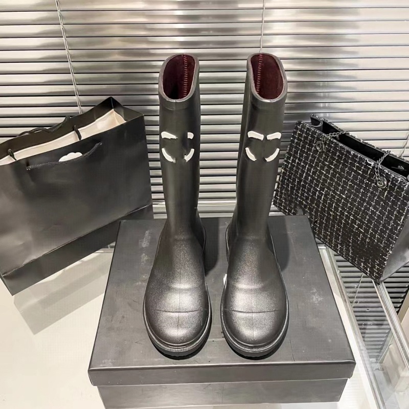 2026 French brand designer rain with boots heels and thick soles ankle high-quality winter womens rubber boots upper material cc rain bootsss