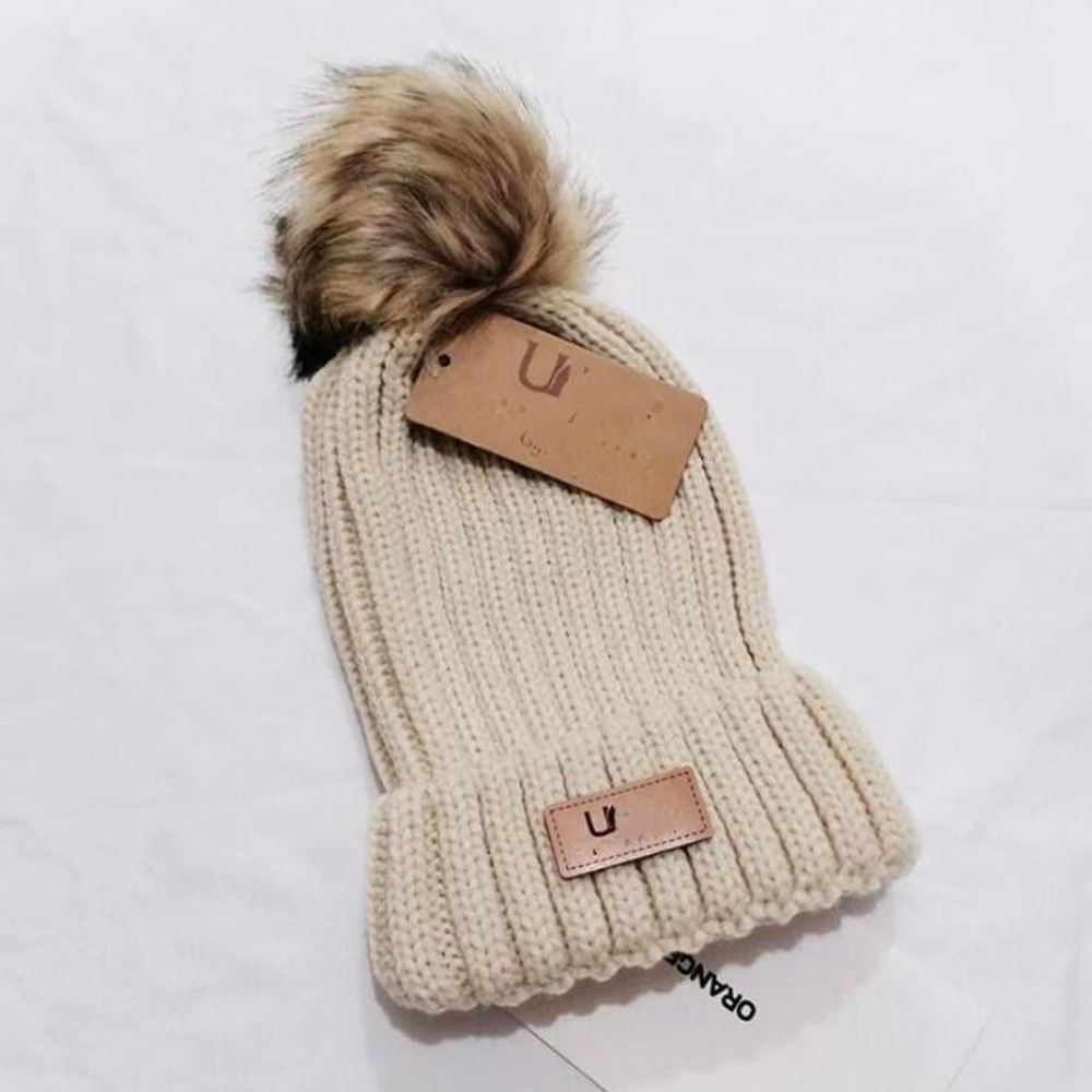 Beanie/Skull Caps Cap Mens Designer Bucket Hats New Fashion Women Ladies Warm Winter Beanie Large Faux Fur Pom Poms Bobble Hat gift AA
