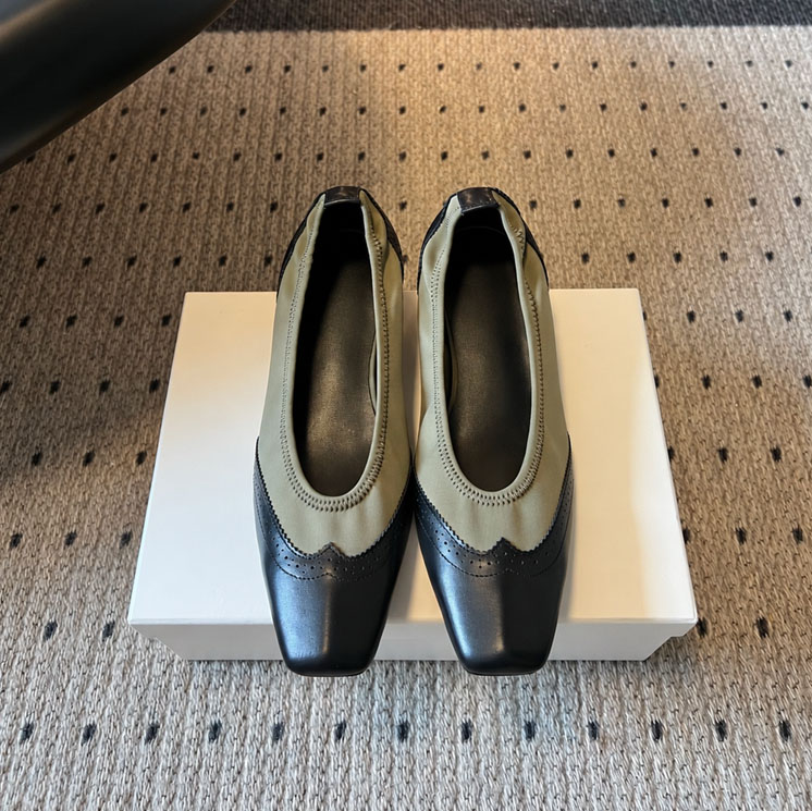 Designer Women Square Toe Brogue Low Heel Pumps, Elastic Gathered Vintage Leather Shoes, Elegant Footwear for Commute & Dating