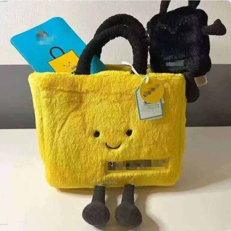 2026 Poupées Amuseables Sac de poupée en peluche Jouet en peluche co-marque sac à main en peluche jouet Selfridges sac jaune poupée cadeau avec é