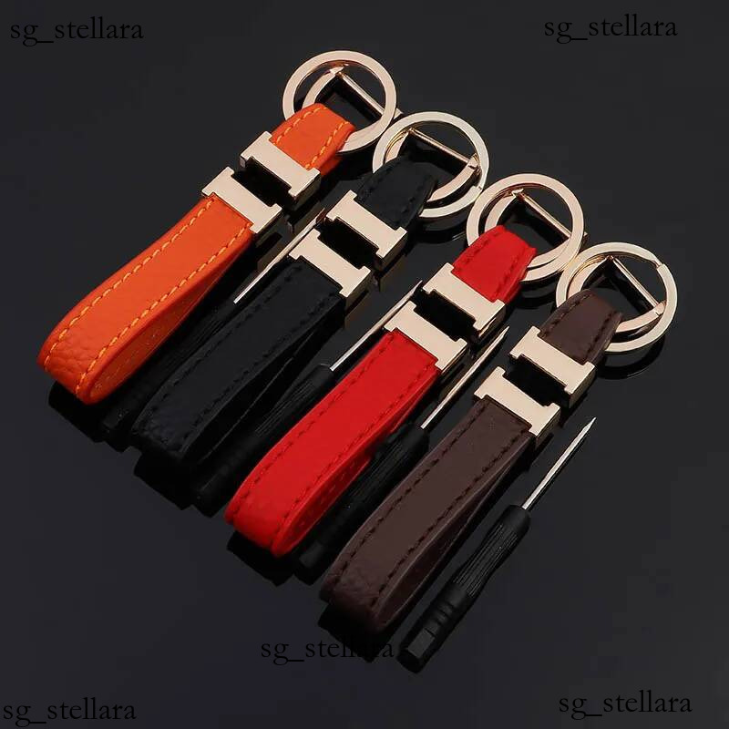 Keychains Luxury Bag Charm Designer Leather Keychain Men Car Women Gold Silver Buckle Key Chain Bags Pendant Motorbike Keyring Hot