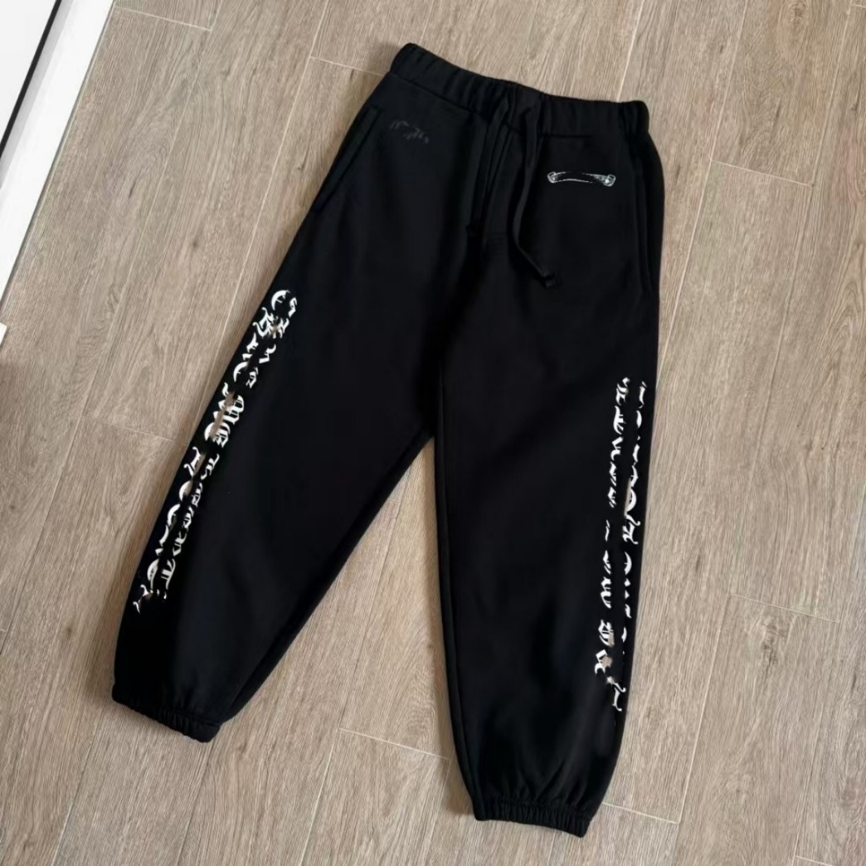 Men Women Chrome Pants Sanskrit Print 2 Piece Sweat Outfit Heavy Cotton Sweatshirt & Jogger Sweatpants Set Unisex Street Tracksuit Factory Direct