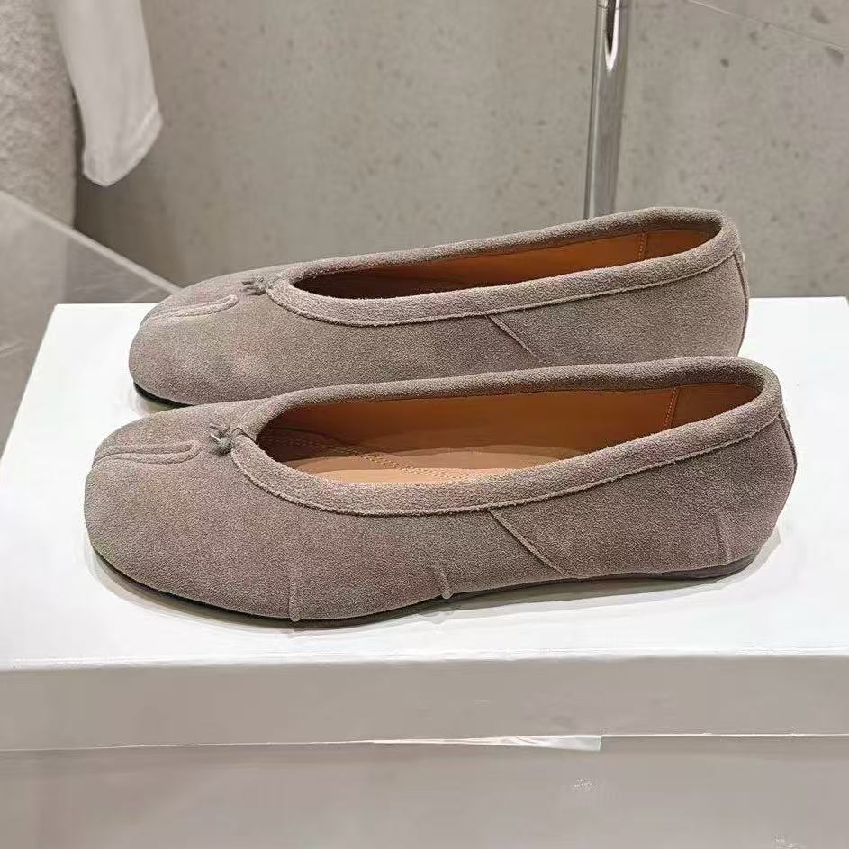 Casual Pump Designer Luxury Womens Red Blue Yellow Leather Ballerina Flat Round Toe Fashion Summer Spring Footwear Quality Comfort Modern Stylish Tr