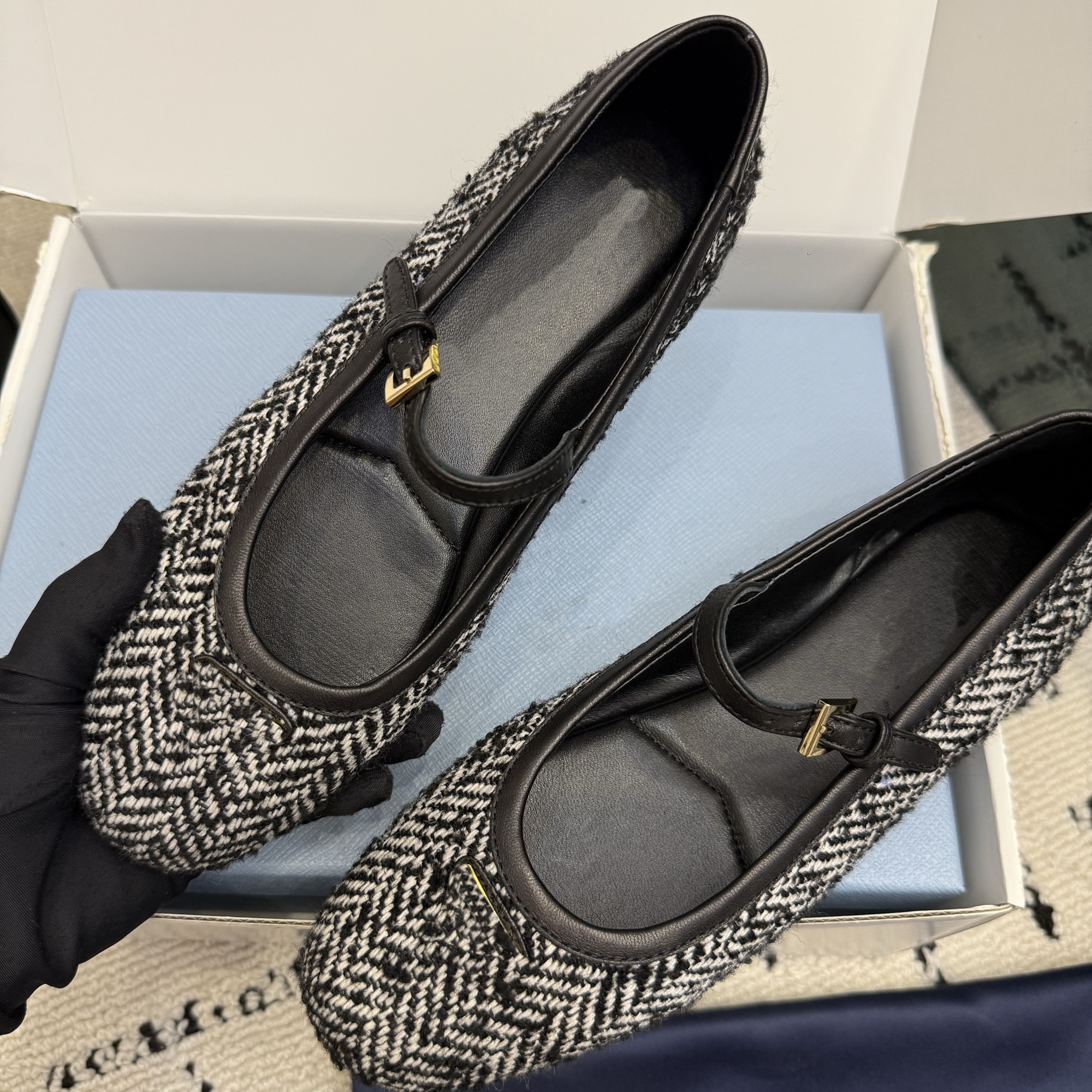 Casual Pump Designer Luxury Womens Black White Fabric Round Toe Mary Jane Buckle Strap Fashion Spring Summer Footwear Quality Comfort Modern Stylish
