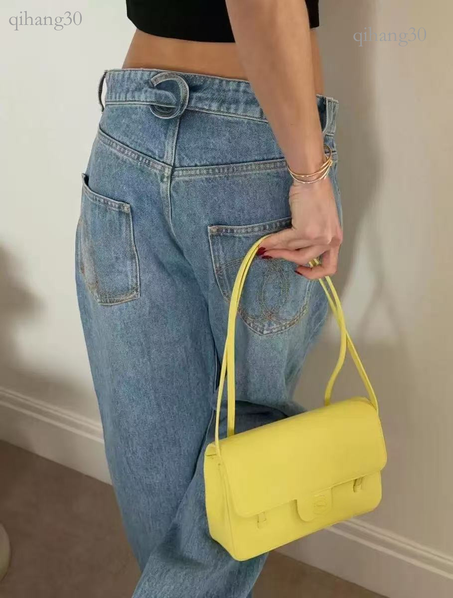 Chan Jeans Women Designer High Waist Straight Leg Jeans Femme Vintage Washed Denim Pants Femme Luxe Loop Waist Detail Embroidery Back Pocket Pantalo