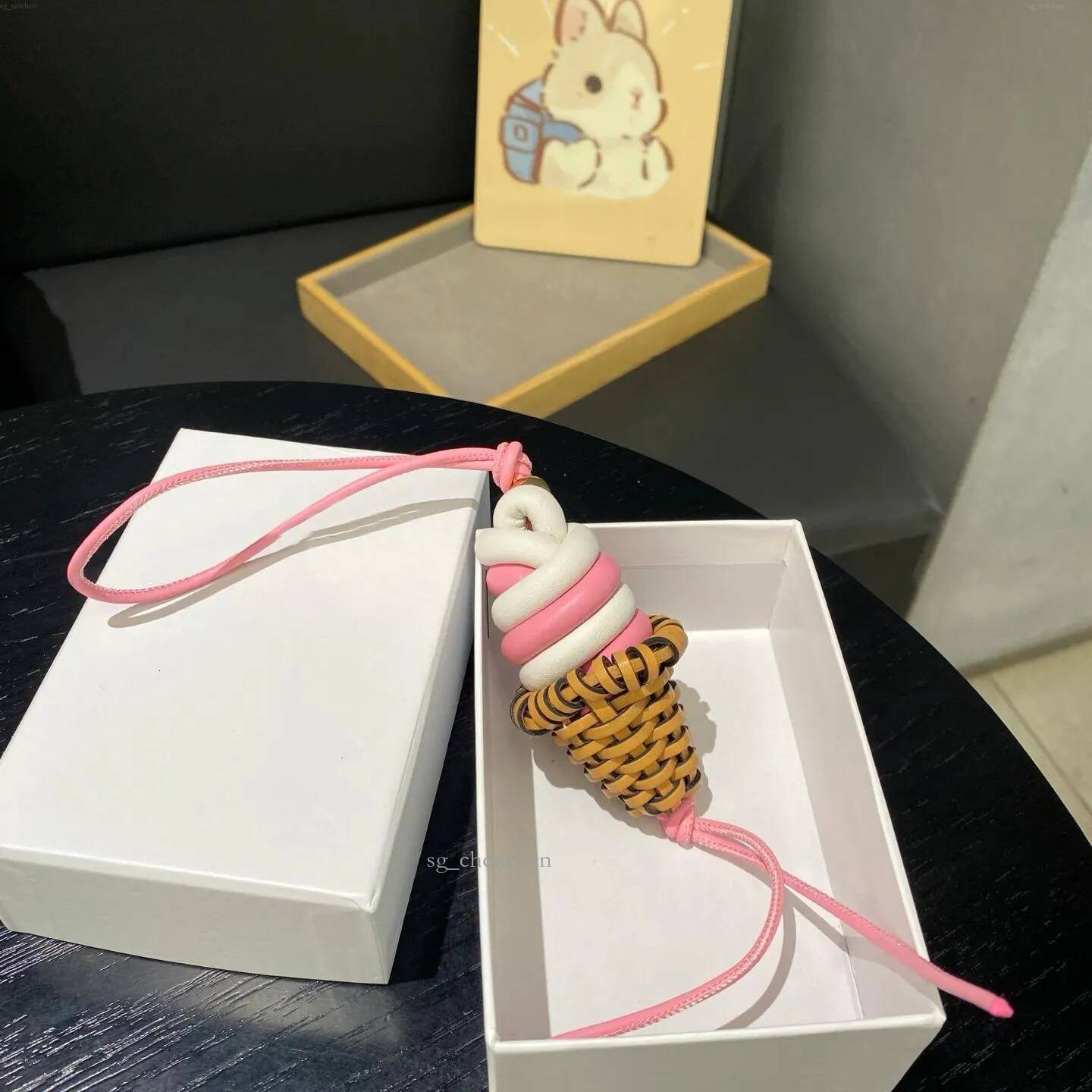 Cowhide Ice Cream Designer Keychain Wallet Chain Bag Charm Keyring Hang Leather Designers Women Men Coin Purse Alloy Pendant Key Ring